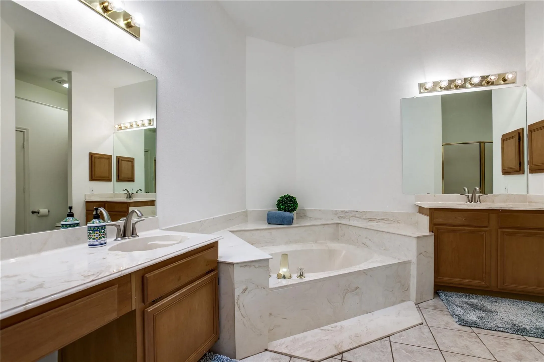 Single Family Residence For Rent in Denton County , 3306 Ashleaf Drive, Carrollton, Texas 75007, 4 Bedroom, 2 Bathroom, 2 Garage spaces, 2,019 Sqft, built in 1991, mls#21229982, Real Estate Agent in Carrollton, Homes For Rent in Denton county, Homes For Rent in Carrollton, Realtor in Carrollton Texas, Real Estate Brokerage Independent Realty Texas, Luminita Cordes Realtor