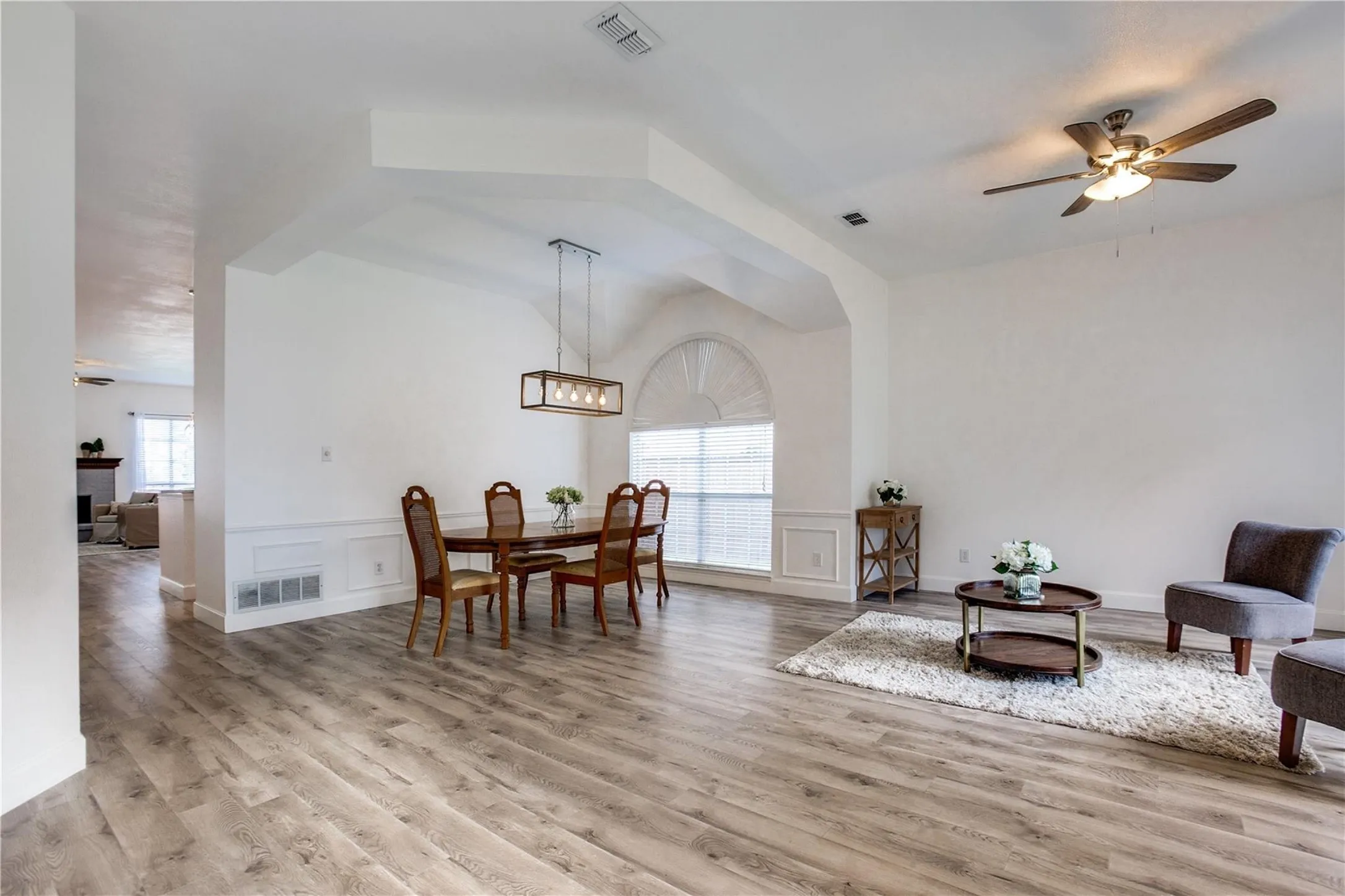 Single Family Residence For Rent in Denton County , 3306 Ashleaf Drive, Carrollton, Texas 75007, 4 Bedroom, 2 Bathroom, 2 Garage spaces, 2,019 Sqft, built in 1991, mls#21229982, Real Estate Agent in Carrollton, Homes For Rent in Denton county, Homes For Rent in Carrollton, Realtor in Carrollton Texas, Real Estate Brokerage Independent Realty Texas, Luminita Cordes Realtor