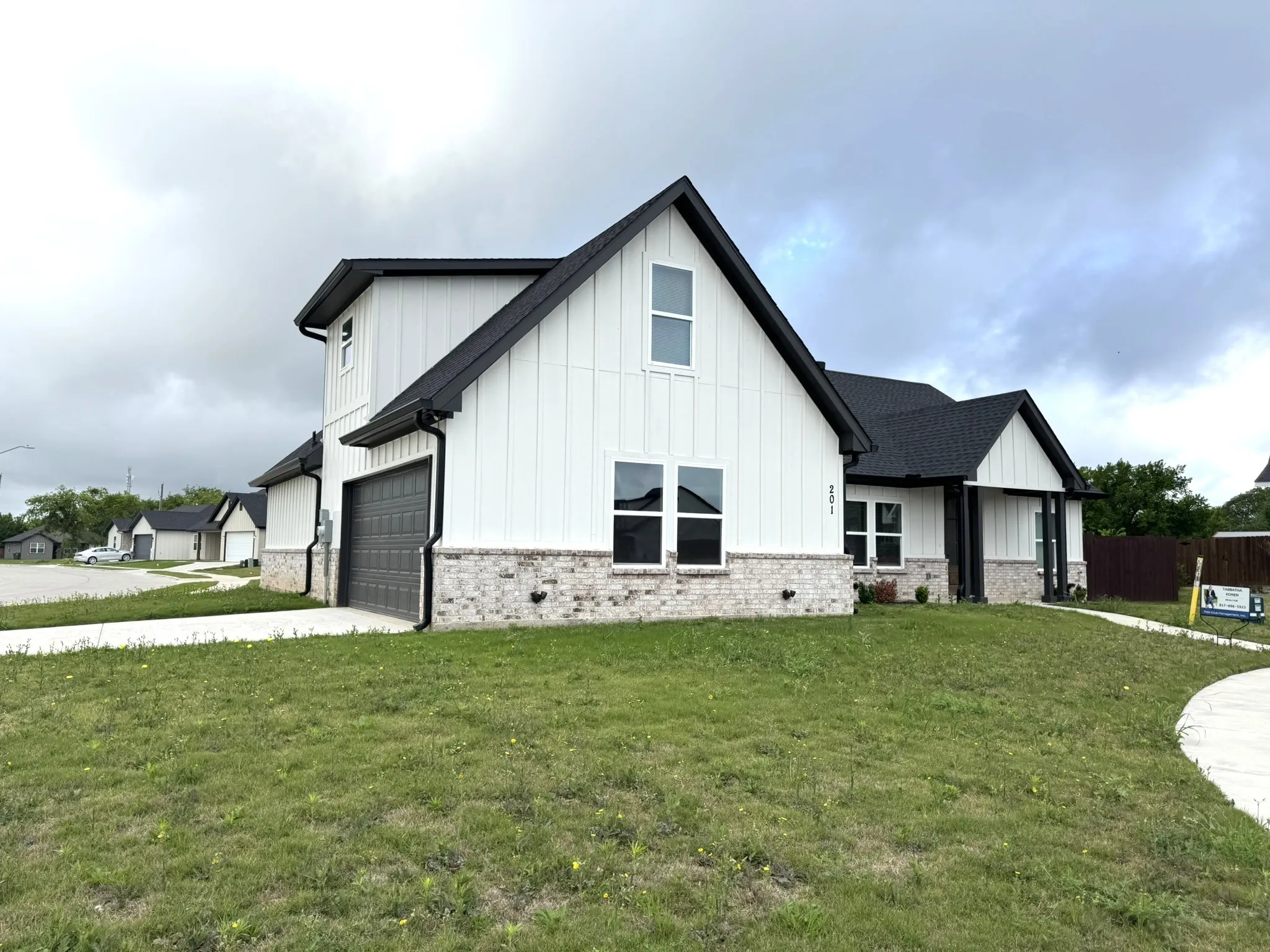 Single Family Residence For Sale in Johnson County , 201 Bluff Court, Godley, Texas 76044, 3 Bedroom, 4 Bathroom, 2 Garage spaces, 2,074 Sqft, built in 2025, New Construction - Complete, mls#21229990, Real Estate Agent in Godley, Homes For Sale in Johnson county, Homes For Sale in Godley, Realtor in Godley Texas, Real Estate Brokerage Independent Realty Texas, Luminita Cordes Realtor