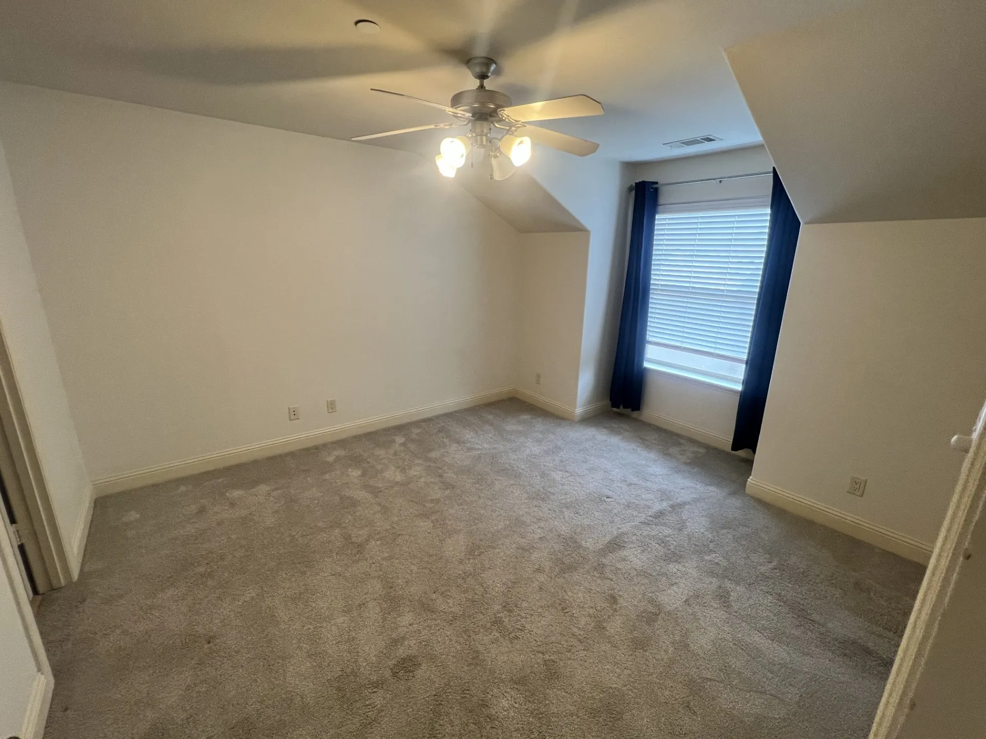 Condominium For Rent in Dallas County , 3414 Mcfarlin Boulevard 3, University Park, Texas 75205, 2 Bedrooms, 3 Bathrooms, 2 Garage spaces, 1,711 Sqft, built in 2004, Price $4,500, mls#21229959, Real Estate Agent in University Park, Homes For Rent in Dallas county, Homes For Rent in University Park, Realtor in University Park Texas, Real Estate Brokerage Independent Realty Texas, Luminita Cordes Realtor