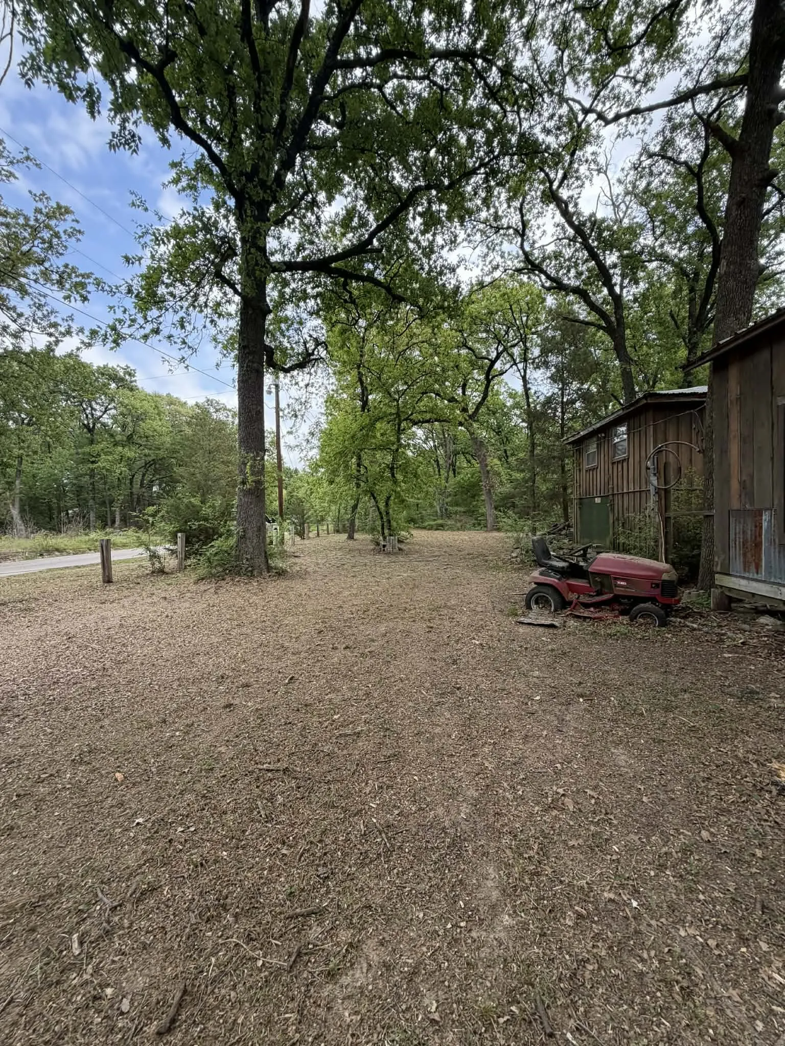 Single Family Residence For Sale in Henderson County , 905 Tupuna Drive, Tool, Texas 75143, 2 Bedroom, 1 Bathroom, Garage spaces, 800 Sqft, built in 2020, Preowned, mls#21226689, Real Estate Agent in Tool, Homes For Sale in Henderson county, Homes For Sale in Tool, Realtor in Tool Texas, Real Estate Brokerage Independent Realty Texas, Luminita Cordes Realtor