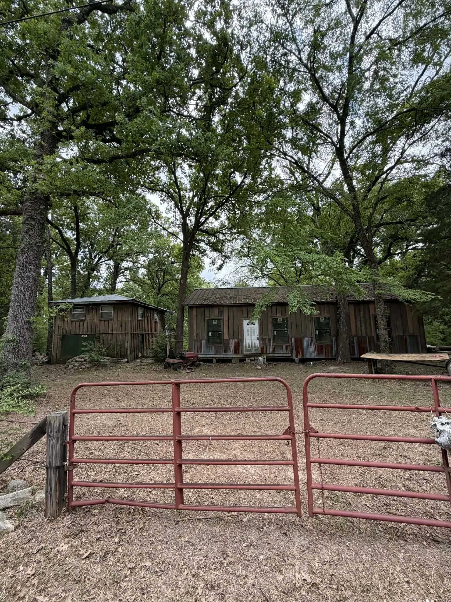 Single Family Residence For Sale in Henderson County , 905 Tupuna Drive, Tool, Texas 75143, 2 Bedroom, 1 Bathroom, Garage spaces, 800 Sqft, built in 2020, Preowned, mls#21226689, Real Estate Agent in Tool, Homes For Sale in Henderson county, Homes For Sale in Tool, Realtor in Tool Texas, Real Estate Brokerage Independent Realty Texas, Luminita Cordes Realtor
