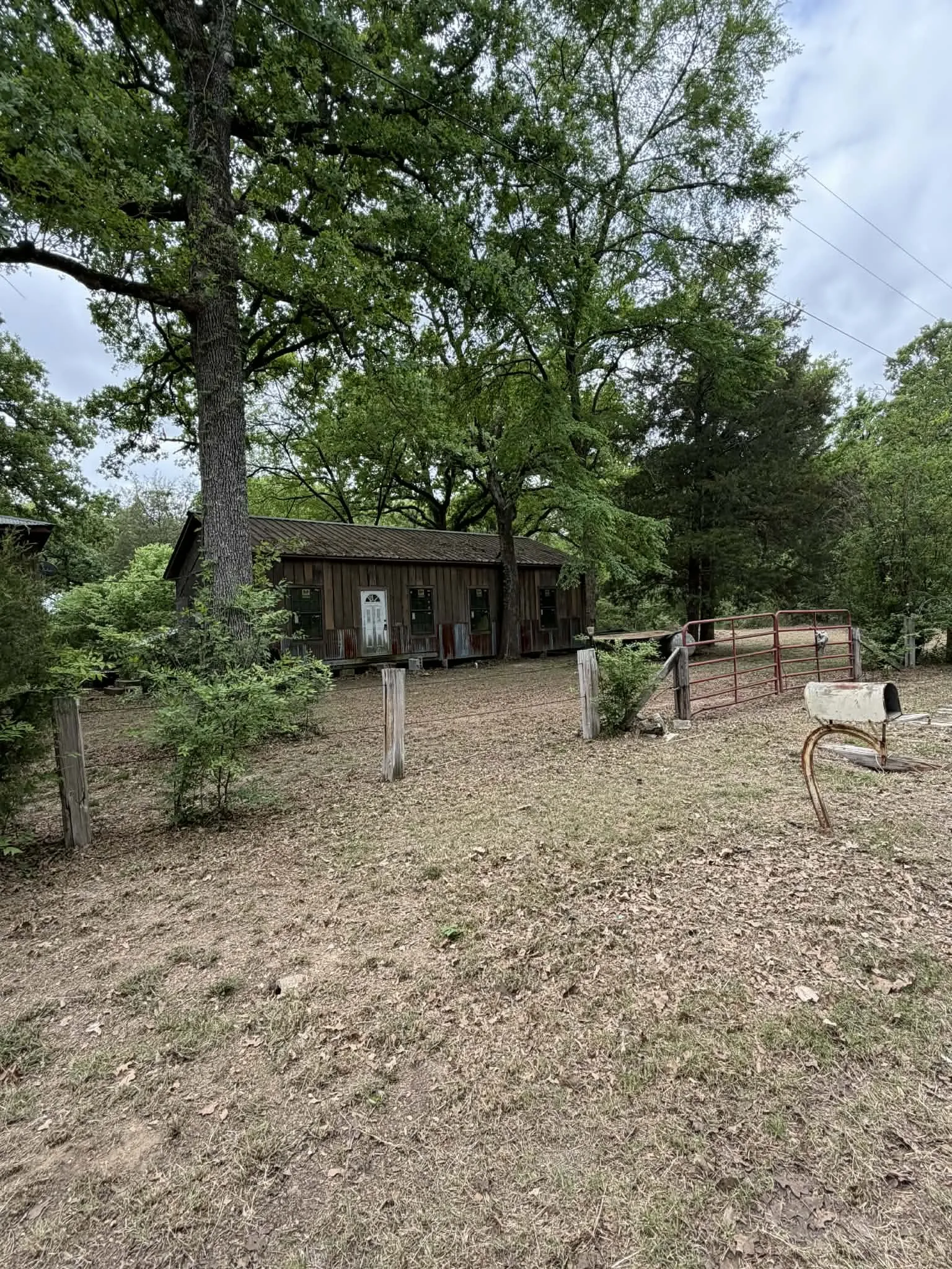 Single Family Residence For Sale in Henderson County , 905 Tupuna Drive, Tool, Texas 75143, 2 Bedroom, 1 Bathroom, Garage spaces, 800 Sqft, built in 2020, Preowned, mls#21226689, Real Estate Agent in Tool, Homes For Sale in Henderson county, Homes For Sale in Tool, Realtor in Tool Texas, Real Estate Brokerage Independent Realty Texas, Luminita Cordes Realtor