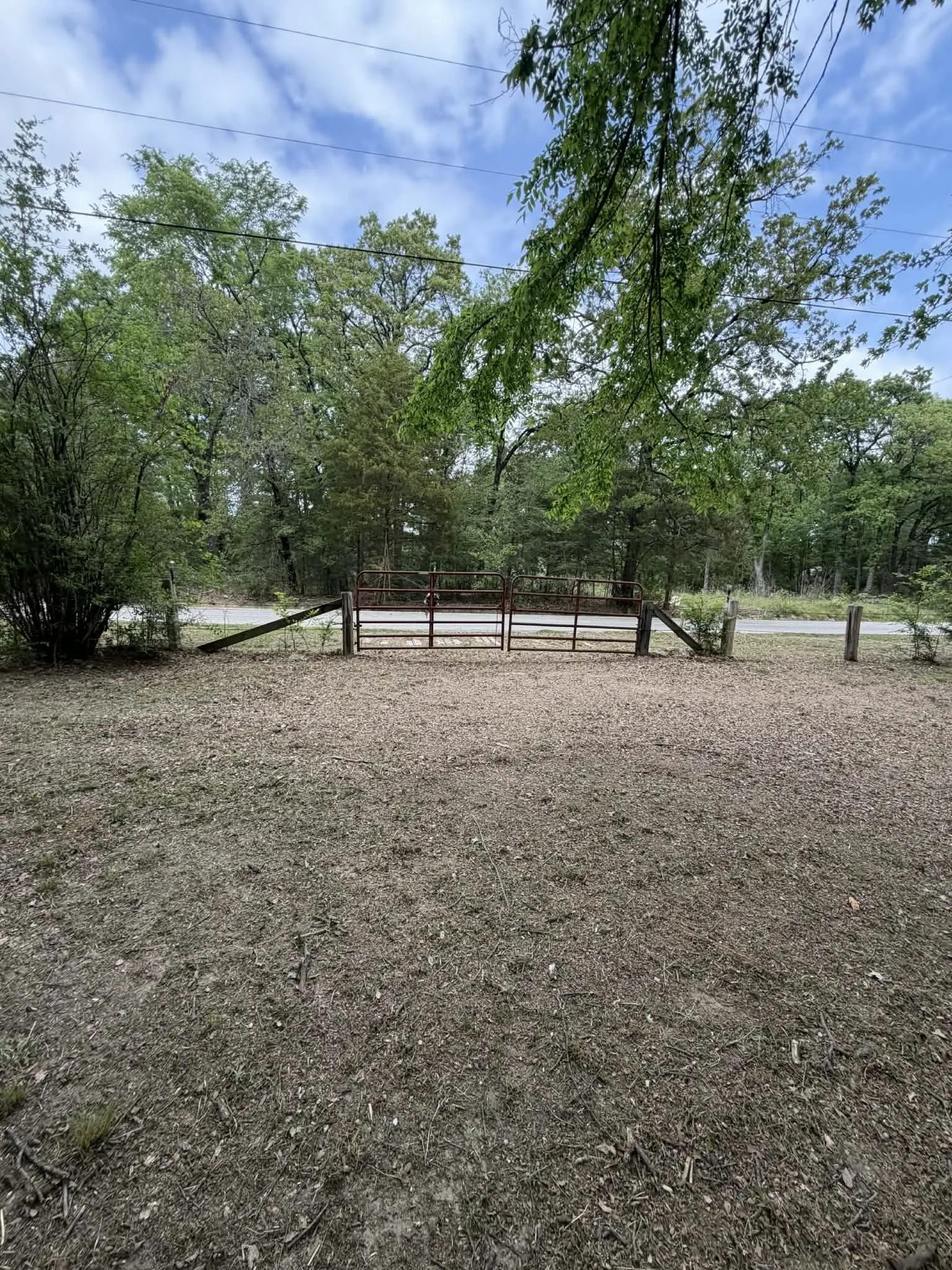Single Family Residence For Sale in Henderson County , 905 Tupuna Drive, Tool, Texas 75143, 2 Bedroom, 1 Bathroom, Garage spaces, 800 Sqft, built in 2020, Preowned, mls#21226689, Real Estate Agent in Tool, Homes For Sale in Henderson county, Homes For Sale in Tool, Realtor in Tool Texas, Real Estate Brokerage Independent Realty Texas, Luminita Cordes Realtor