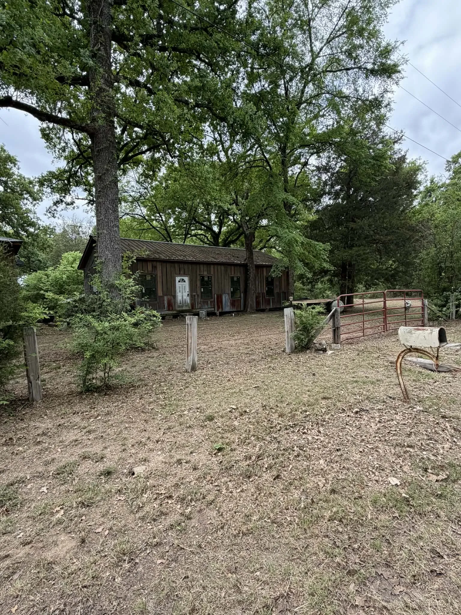 Single Family Residence For Sale in Henderson County , 905 Tupuna Drive, Tool, Texas 75143, 2 Bedroom, 1 Bathroom, Garage spaces, 800 Sqft, built in 2020, Preowned, mls#21226689, Real Estate Agent in Tool, Homes For Sale in Henderson county, Homes For Sale in Tool, Realtor in Tool Texas, Real Estate Brokerage Independent Realty Texas, Luminita Cordes Realtor