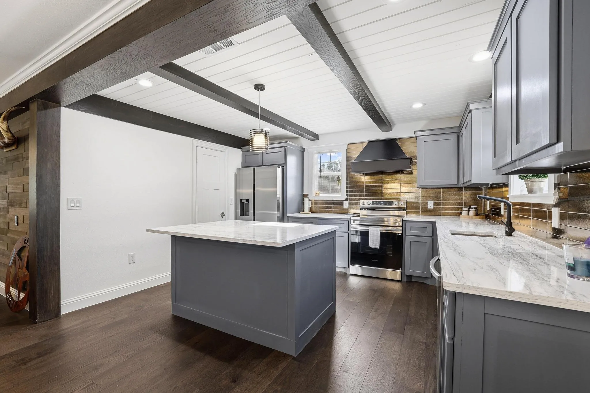 Single Family Residence For Sale in Fannin County , 1604 County Rd 4040, Savoy, Texas 75479, 4 Bedroom, 3 Bathroom, Garage spaces, 2,464 Sqft, built in 2024, New Construction - Complete, mls#21230187, Real Estate Agent in Savoy, Homes For Sale in Fannin county, Homes For Sale in Savoy, Realtor in Savoy Texas, Real Estate Brokerage Independent Realty Texas, Luminita Cordes Realtor