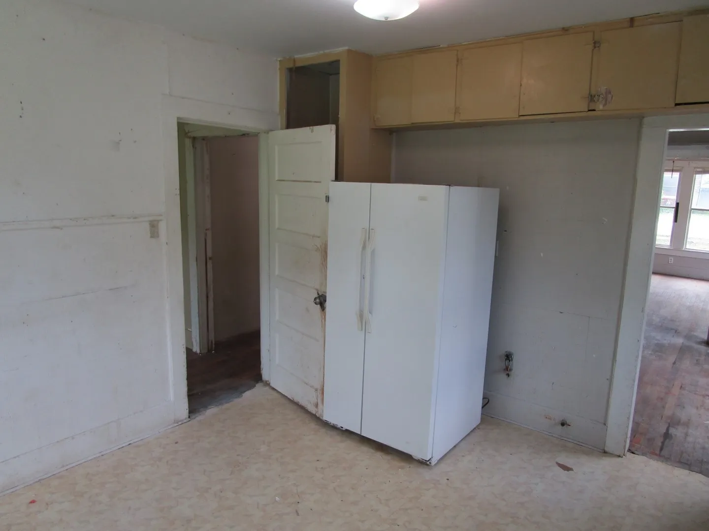 Single Family Residence For Sale in Brown County , 1812 8th Street, Brownwood, Texas 76801, 2 Bedroom, 1 Bathroom, Garage spaces, 1,170 Sqft, built in 1940, Preowned, mls#21230212, Real Estate Agent in Brownwood, Homes For Sale in Brown county, Homes For Sale in Brownwood, Realtor in Brownwood Texas, Real Estate Brokerage Independent Realty Texas, Luminita Cordes Realtor