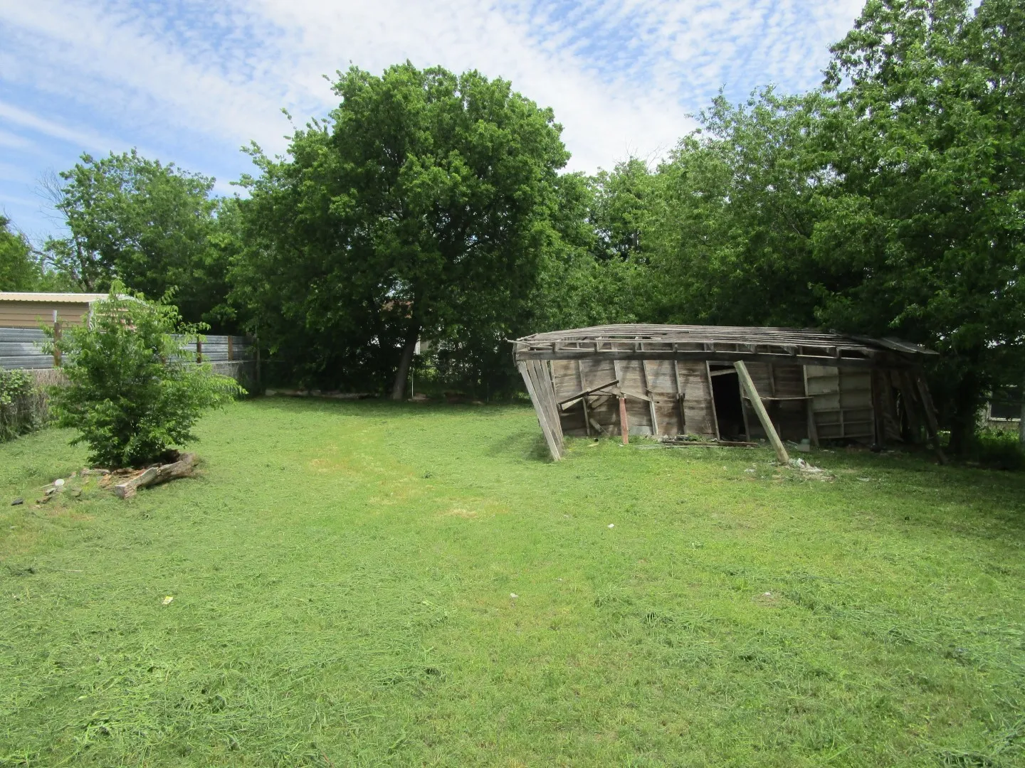 Single Family Residence For Sale in Brown County , 1812 8th Street, Brownwood, Texas 76801, 2 Bedroom, 1 Bathroom, Garage spaces, 1,170 Sqft, built in 1940, Preowned, mls#21230212, Real Estate Agent in Brownwood, Homes For Sale in Brown county, Homes For Sale in Brownwood, Realtor in Brownwood Texas, Real Estate Brokerage Independent Realty Texas, Luminita Cordes Realtor