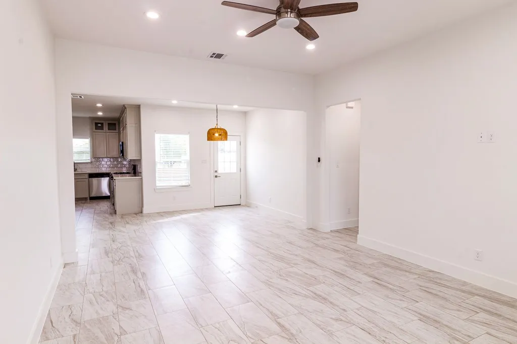 Single Family Residence For Sale in Johnson County , 536 Highview Court, Godley, Texas 76044, 3 Bedroom, 2 Bathroom, 2 Garage spaces, 1,786 Sqft, built in 2025, New Construction - Complete, mls#21230173, Real Estate Agent in Godley, Homes For Sale in Johnson county, Homes For Sale in Godley, Realtor in Godley Texas, Real Estate Brokerage Independent Realty Texas, Luminita Cordes Realtor
