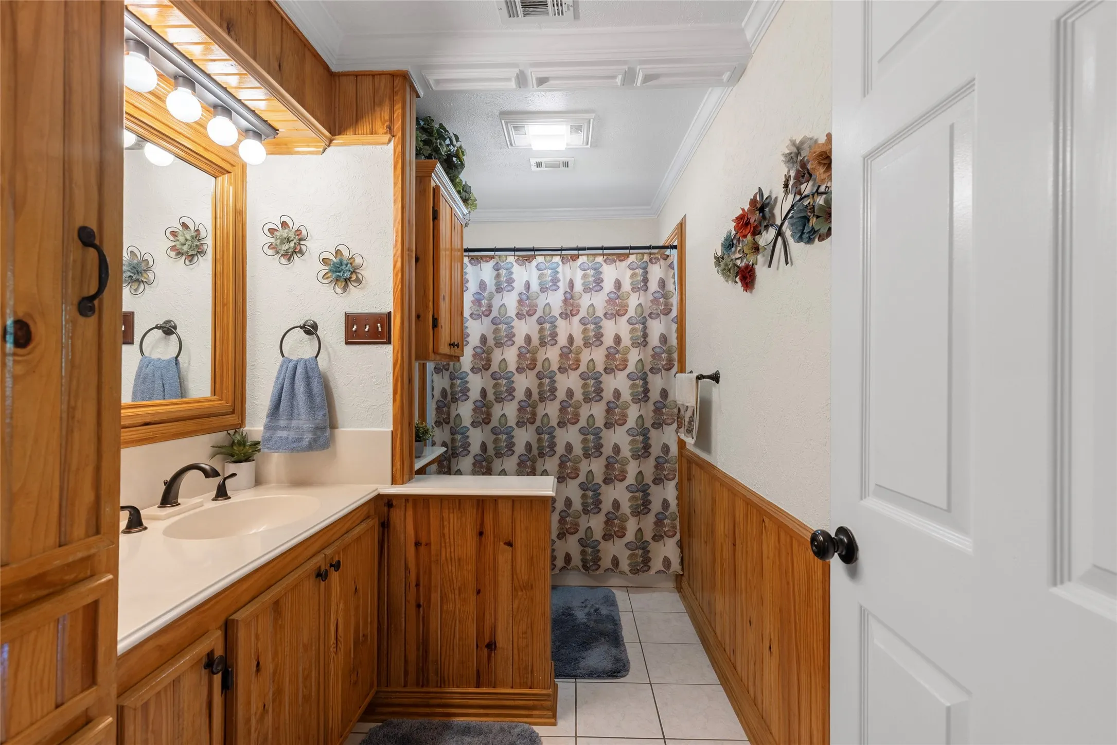 Single Family Residence For Sale in Collin County , 13020 County Road 290, Anna, Texas 75409, 3 Bedroom, 2 Bathroom, 2 Garage spaces, 1,588 Sqft, built in 1984, mls#21230228, Real Estate Agent in Anna, Homes For Sale in Collin county, Homes For Sale in Anna, Realtor in Anna Texas, Real Estate Brokerage Independent Realty Texas, Luminita Cordes Realtor