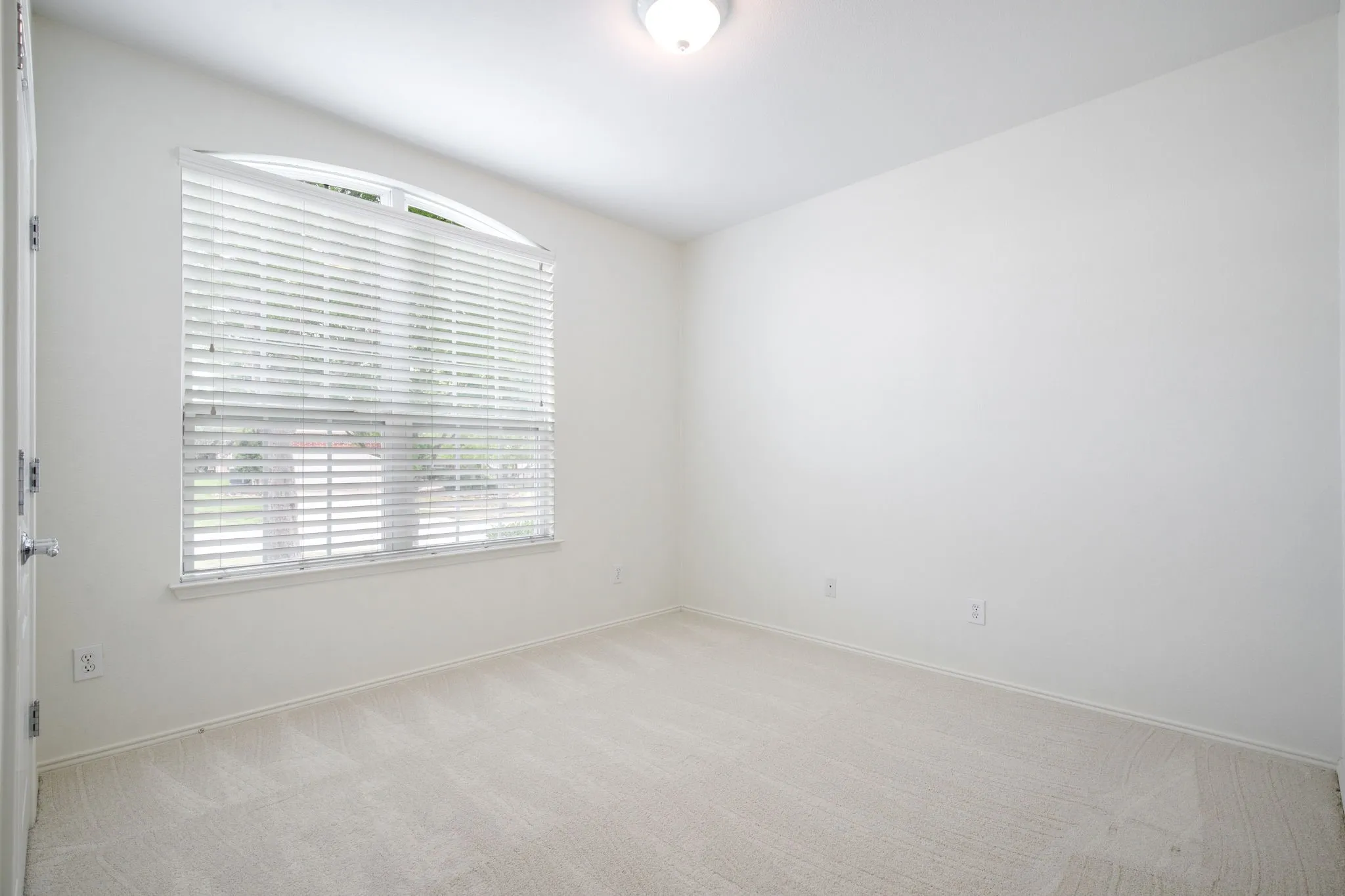 Single Family Residence For Sale in Denton County , 1826 Windy Hill Drive, Frisco, Texas 75036, 3 Bedroom, 2 Bathroom, 2 Garage spaces, 1,976 Sqft, built in 2011, mls#21229018, Real Estate Agent in Frisco, Homes For Sale in Denton county, Homes For Sale in Frisco, Realtor in Frisco Texas, Real Estate Brokerage Independent Realty Texas, Luminita Cordes Realtor