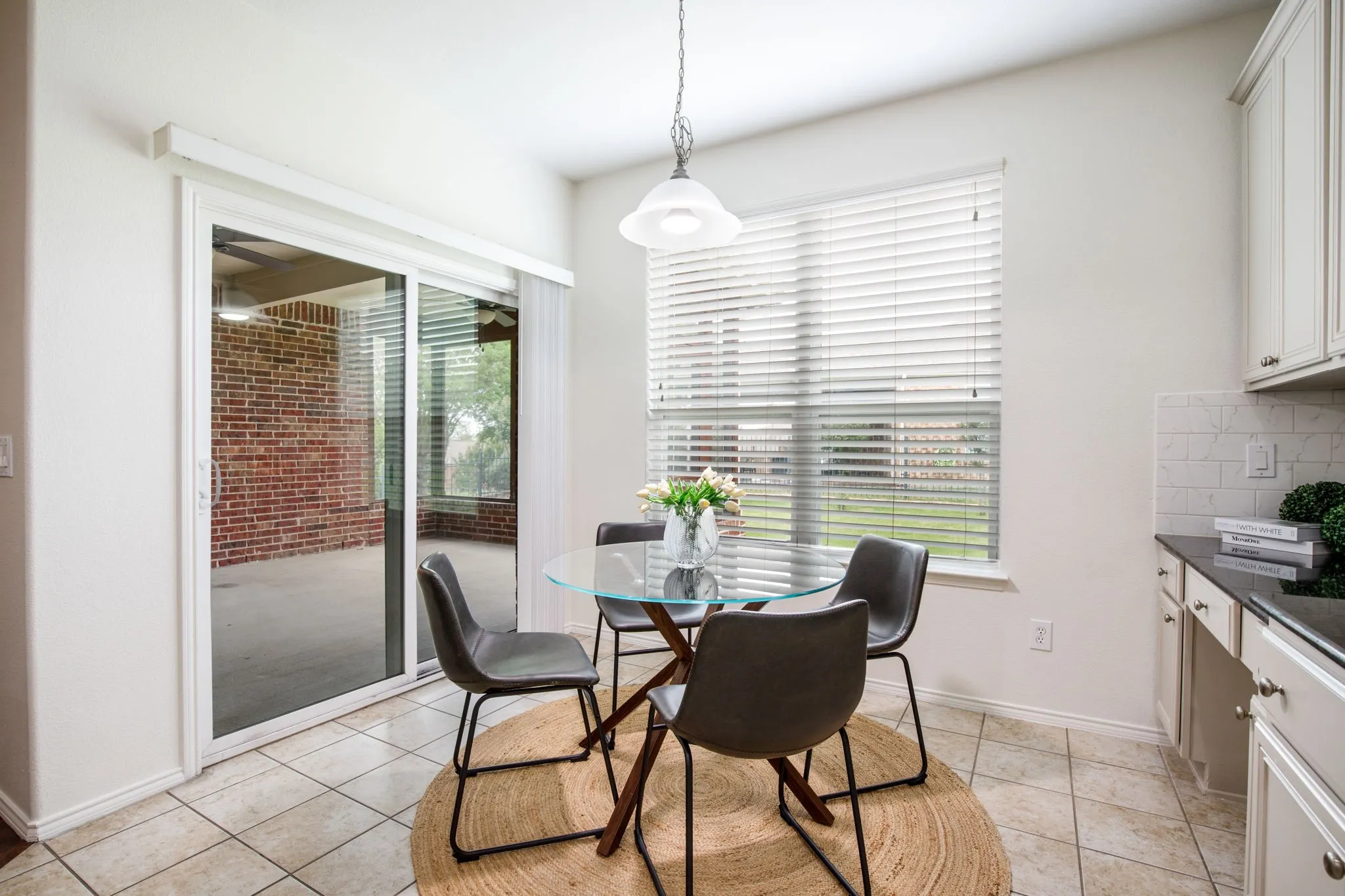 Single Family Residence For Sale in Denton County , 1826 Windy Hill Drive, Frisco, Texas 75036, 3 Bedroom, 2 Bathroom, 2 Garage spaces, 1,976 Sqft, built in 2011, mls#21229018, Real Estate Agent in Frisco, Homes For Sale in Denton county, Homes For Sale in Frisco, Realtor in Frisco Texas, Real Estate Brokerage Independent Realty Texas, Luminita Cordes Realtor