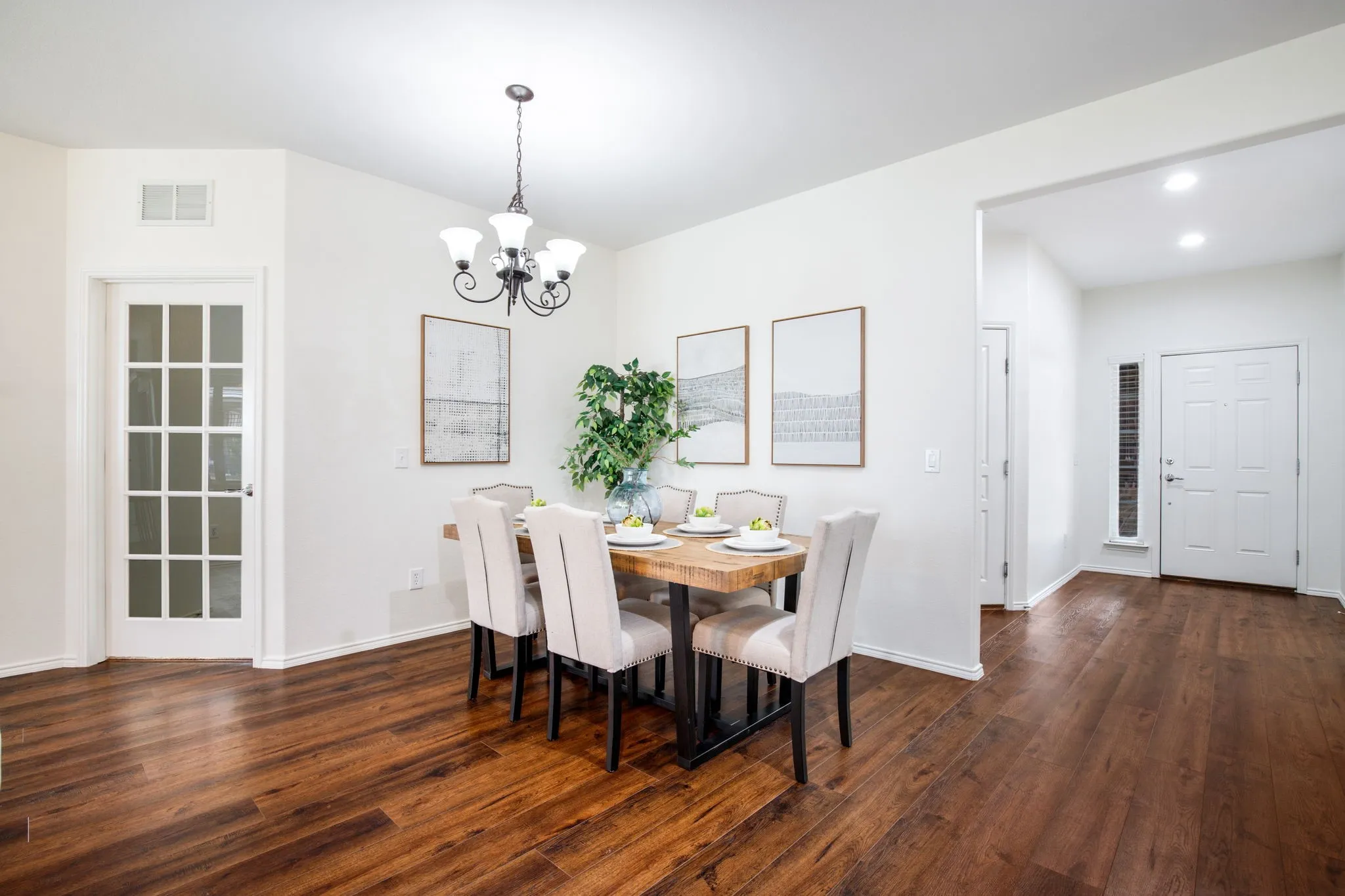 Single Family Residence For Sale in Denton County , 1826 Windy Hill Drive, Frisco, Texas 75036, 3 Bedroom, 2 Bathroom, 2 Garage spaces, 1,976 Sqft, built in 2011, mls#21229018, Real Estate Agent in Frisco, Homes For Sale in Denton county, Homes For Sale in Frisco, Realtor in Frisco Texas, Real Estate Brokerage Independent Realty Texas, Luminita Cordes Realtor