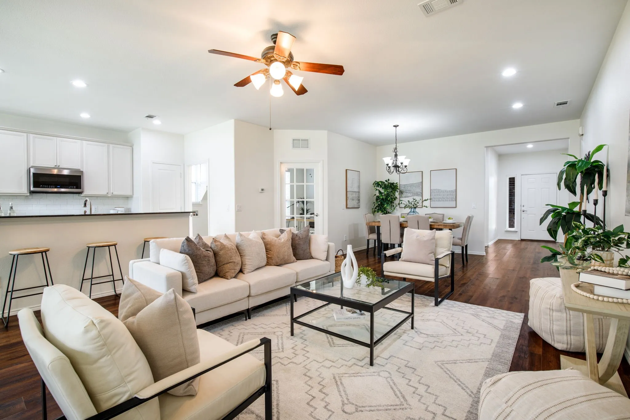Single Family Residence For Sale in Denton County , 1826 Windy Hill Drive, Frisco, Texas 75036, 3 Bedroom, 2 Bathroom, 2 Garage spaces, 1,976 Sqft, built in 2011, mls#21229018, Real Estate Agent in Frisco, Homes For Sale in Denton county, Homes For Sale in Frisco, Realtor in Frisco Texas, Real Estate Brokerage Independent Realty Texas, Luminita Cordes Realtor