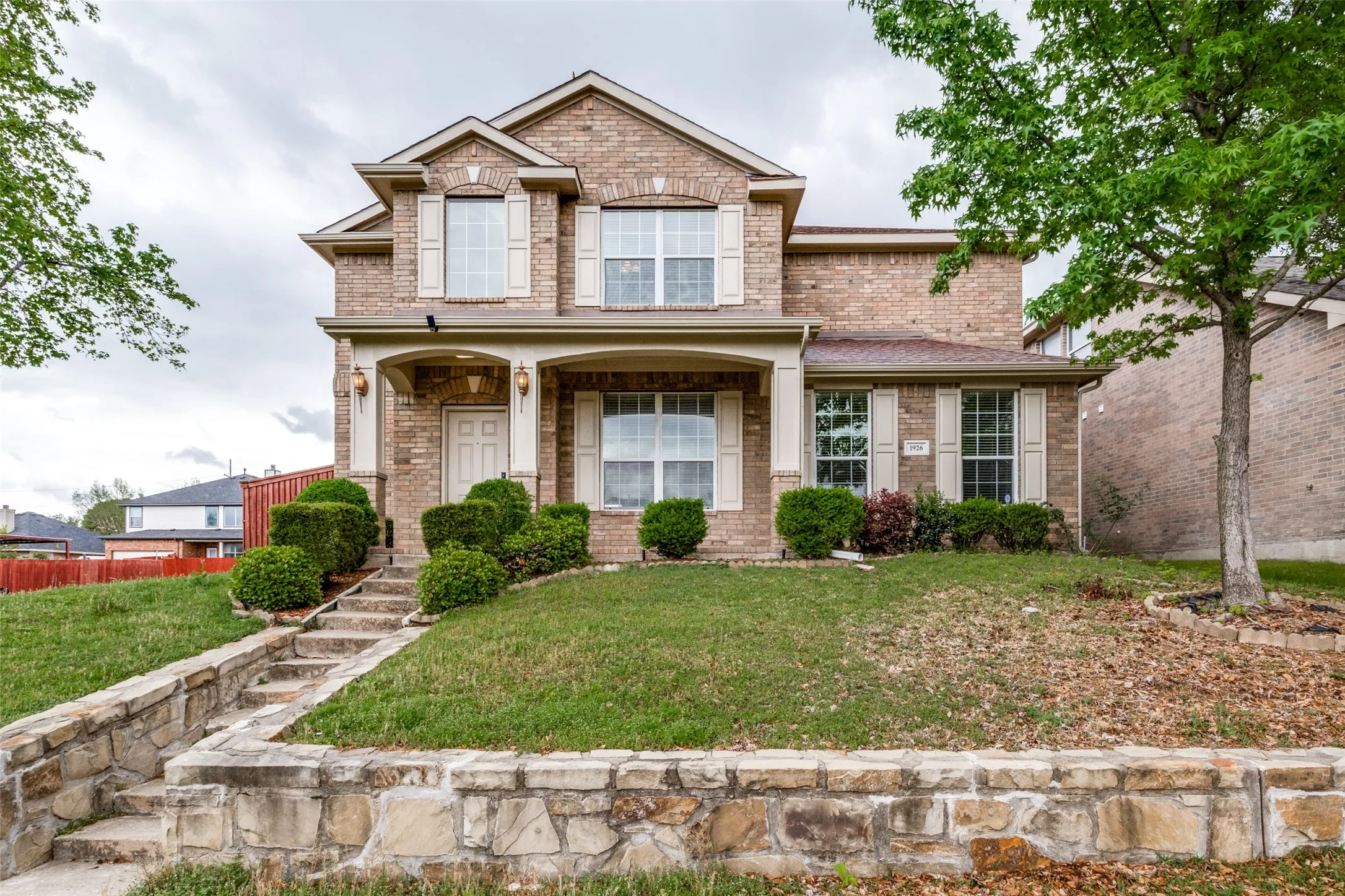 Single Family Residence For Sale in Dallas County , 1926 Rustic Creek Drive, Garland, Texas 75040, 5 Bedrooms, 4 Bathrooms, 2 Garage spaces, 3,297 Sqft, built in 2004, Price $474,000, mls#21230298, Real Estate Agent in Garland, Homes For Sale in Dallas county, Homes For Sale in Garland, Realtor in Garland Texas, Real Estate Brokerage Independent Realty Texas, Luminita Cordes Realtor