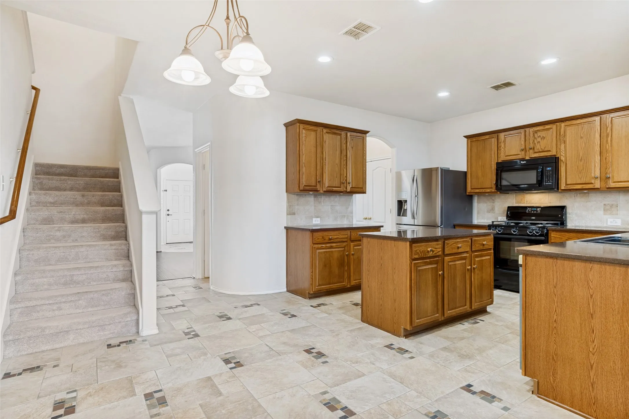 Single Family Residence For Sale in Dallas County , 1926 Rustic Creek Drive, Garland, Texas 75040, 5 Bedrooms, 4 Bathrooms, 2 Garage spaces, 3,297 Sqft, built in 2004, Price $474,000, mls#21230298, Real Estate Agent in Garland, Homes For Sale in Dallas county, Homes For Sale in Garland, Realtor in Garland Texas, Real Estate Brokerage Independent Realty Texas, Luminita Cordes Realtor