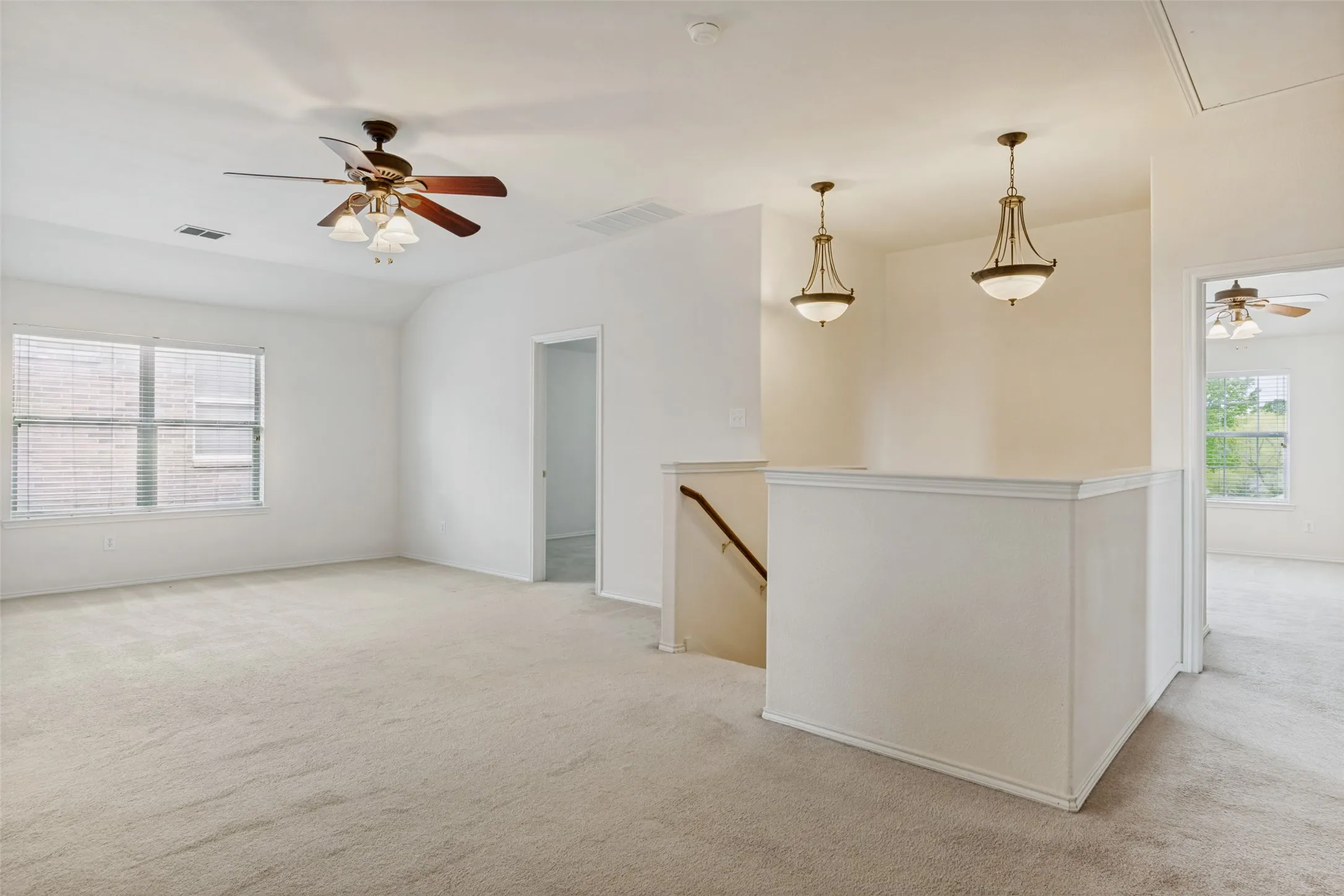 Single Family Residence For Sale in Dallas County , 1926 Rustic Creek Drive, Garland, Texas 75040, 5 Bedrooms, 4 Bathrooms, 2 Garage spaces, 3,297 Sqft, built in 2004, Price $474,000, mls#21230298, Real Estate Agent in Garland, Homes For Sale in Dallas county, Homes For Sale in Garland, Realtor in Garland Texas, Real Estate Brokerage Independent Realty Texas, Luminita Cordes Realtor