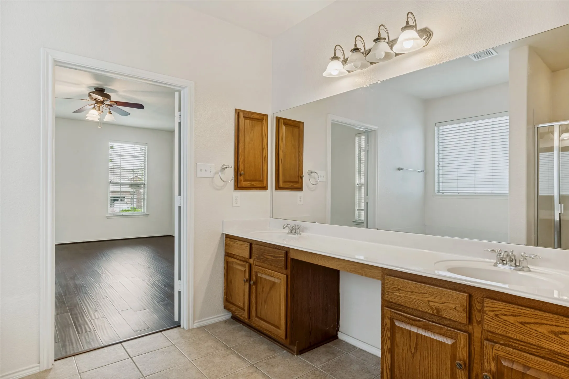 Single Family Residence For Sale in Dallas County , 1926 Rustic Creek Drive, Garland, Texas 75040, 5 Bedrooms, 4 Bathrooms, 2 Garage spaces, 3,297 Sqft, built in 2004, Price $474,000, mls#21230298, Real Estate Agent in Garland, Homes For Sale in Dallas county, Homes For Sale in Garland, Realtor in Garland Texas, Real Estate Brokerage Independent Realty Texas, Luminita Cordes Realtor