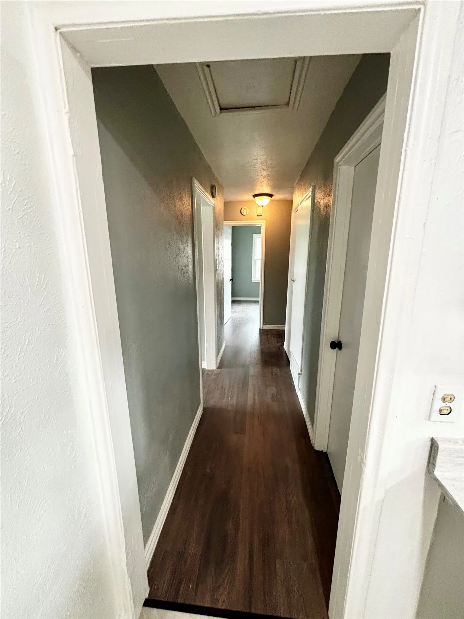 Single Family Residence For Sale in Dallas County , 4247 SUMMITT RIDGE, Dallas, Texas 75216, 3 Bedrooms, 2 Bathrooms, 1 Garage spaces, 1,473 Sqft, built in 1958, Price $275,499, mls#21230332, Real Estate Agent in Dallas, Homes For Sale in Dallas county, Homes For Sale in Dallas, Realtor in Dallas Texas, Real Estate Brokerage Independent Realty Texas, Luminita Cordes Realtor