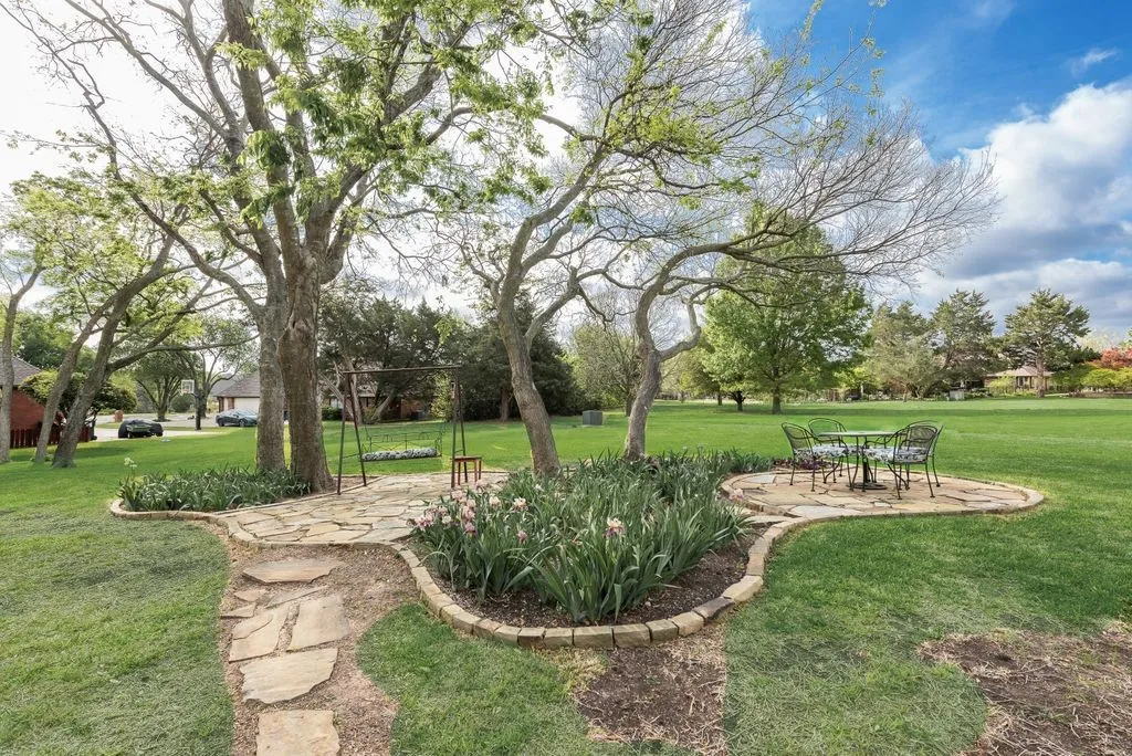 Single Family Residence For Sale in Collin County , 802 Riva Ridge, Lucas, Texas 75098, 4 Bedroom, 2 Bathroom, 2 Garage spaces, 2,017 Sqft, built in 1984, Preowned, mls#21230154, Real Estate Agent in Lucas, Homes For Sale in Collin county, Homes For Sale in Lucas, Realtor in Lucas Texas, Real Estate Brokerage Independent Realty Texas, Luminita Cordes Realtor