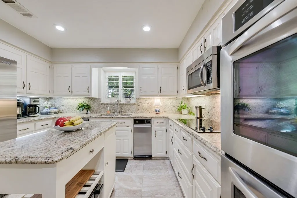 Single Family Residence For Sale in Collin County , 802 Riva Ridge, Lucas, Texas 75098, 4 Bedroom, 2 Bathroom, 2 Garage spaces, 2,017 Sqft, built in 1984, Preowned, mls#21230154, Real Estate Agent in Lucas, Homes For Sale in Collin county, Homes For Sale in Lucas, Realtor in Lucas Texas, Real Estate Brokerage Independent Realty Texas, Luminita Cordes Realtor