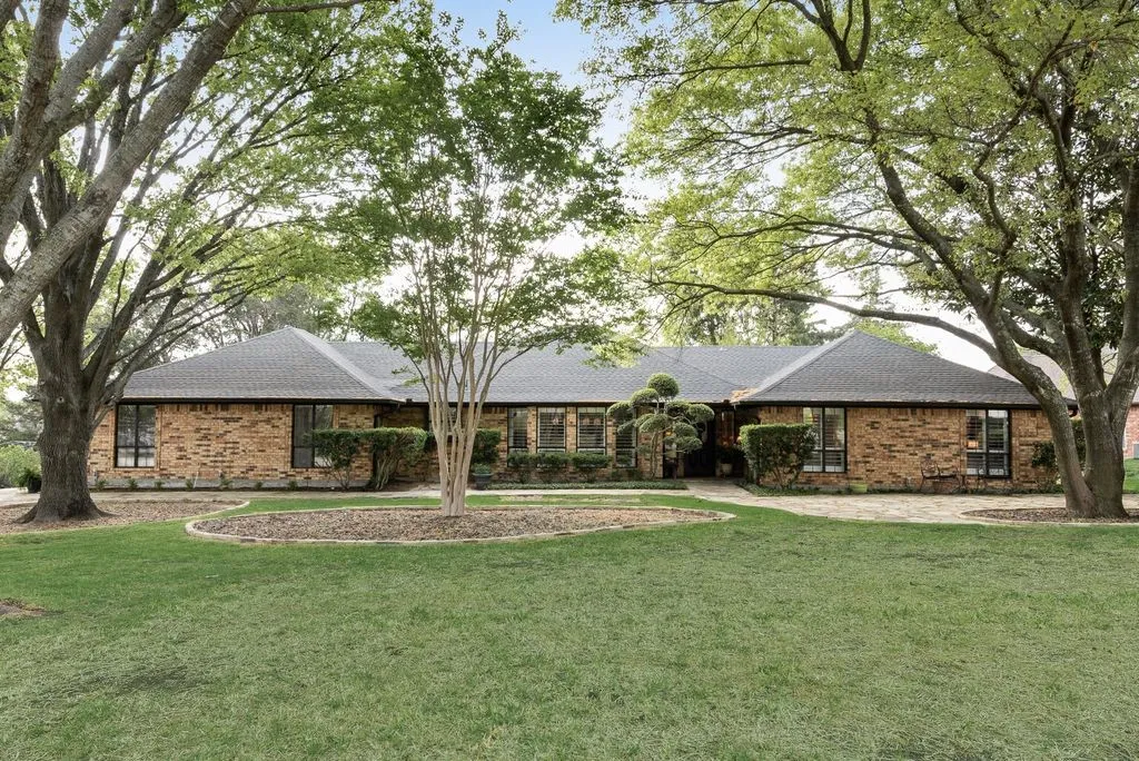 Single Family Residence For Sale in Collin County , 802 Riva Ridge, Lucas, Texas 75098, 4 Bedroom, 2 Bathroom, 2 Garage spaces, 2,017 Sqft, built in 1984, Preowned, mls#21230154, Real Estate Agent in Lucas, Homes For Sale in Collin county, Homes For Sale in Lucas, Realtor in Lucas Texas, Real Estate Brokerage Independent Realty Texas, Luminita Cordes Realtor