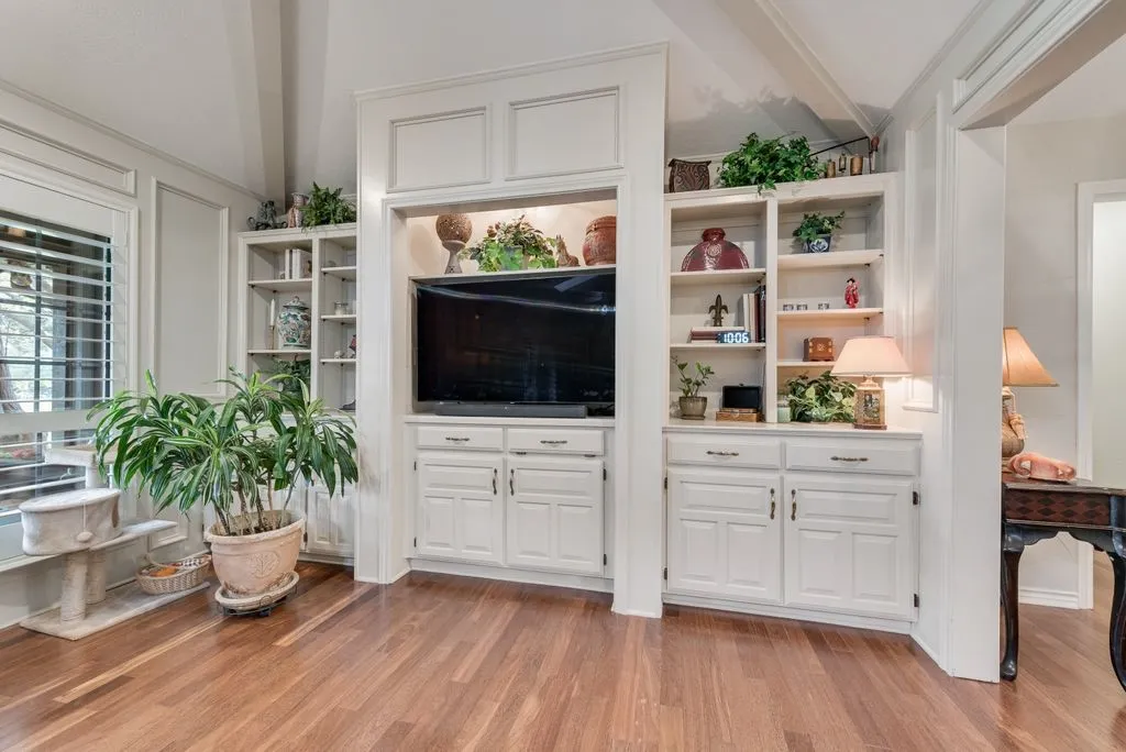 Single Family Residence For Sale in Collin County , 802 Riva Ridge, Lucas, Texas 75098, 4 Bedroom, 2 Bathroom, 2 Garage spaces, 2,017 Sqft, built in 1984, Preowned, mls#21230154, Real Estate Agent in Lucas, Homes For Sale in Collin county, Homes For Sale in Lucas, Realtor in Lucas Texas, Real Estate Brokerage Independent Realty Texas, Luminita Cordes Realtor