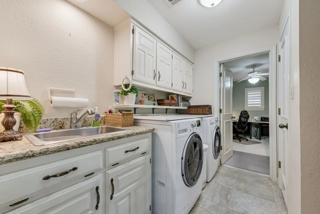 Single Family Residence For Sale in Collin County , 802 Riva Ridge, Lucas, Texas 75098, 4 Bedroom, 2 Bathroom, 2 Garage spaces, 2,017 Sqft, built in 1984, Preowned, mls#21230154, Real Estate Agent in Lucas, Homes For Sale in Collin county, Homes For Sale in Lucas, Realtor in Lucas Texas, Real Estate Brokerage Independent Realty Texas, Luminita Cordes Realtor
