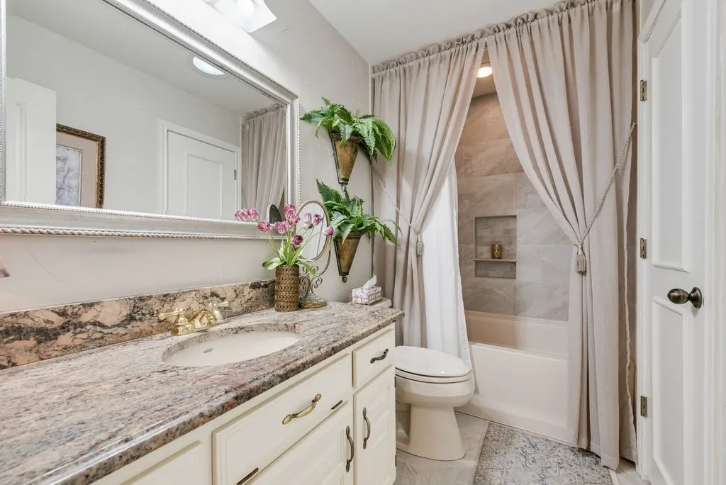 Single Family Residence For Sale in Collin County , 802 Riva Ridge, Lucas, Texas 75098, 4 Bedroom, 2 Bathroom, 2 Garage spaces, 2,017 Sqft, built in 1984, Preowned, mls#21230154, Real Estate Agent in Lucas, Homes For Sale in Collin county, Homes For Sale in Lucas, Realtor in Lucas Texas, Real Estate Brokerage Independent Realty Texas, Luminita Cordes Realtor