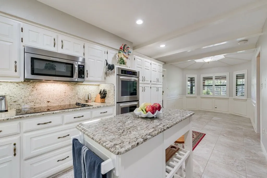 Single Family Residence For Sale in Collin County , 802 Riva Ridge, Lucas, Texas 75098, 4 Bedroom, 2 Bathroom, 2 Garage spaces, 2,017 Sqft, built in 1984, Preowned, mls#21230154, Real Estate Agent in Lucas, Homes For Sale in Collin county, Homes For Sale in Lucas, Realtor in Lucas Texas, Real Estate Brokerage Independent Realty Texas, Luminita Cordes Realtor