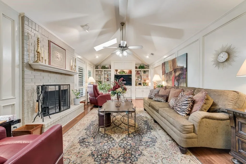 Single Family Residence For Sale in Collin County , 802 Riva Ridge, Lucas, Texas 75098, 4 Bedroom, 2 Bathroom, 2 Garage spaces, 2,017 Sqft, built in 1984, Preowned, mls#21230154, Real Estate Agent in Lucas, Homes For Sale in Collin county, Homes For Sale in Lucas, Realtor in Lucas Texas, Real Estate Brokerage Independent Realty Texas, Luminita Cordes Realtor