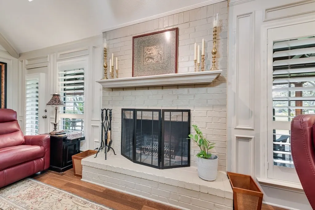 Single Family Residence For Sale in Collin County , 802 Riva Ridge, Lucas, Texas 75098, 4 Bedroom, 2 Bathroom, 2 Garage spaces, 2,017 Sqft, built in 1984, Preowned, mls#21230154, Real Estate Agent in Lucas, Homes For Sale in Collin county, Homes For Sale in Lucas, Realtor in Lucas Texas, Real Estate Brokerage Independent Realty Texas, Luminita Cordes Realtor