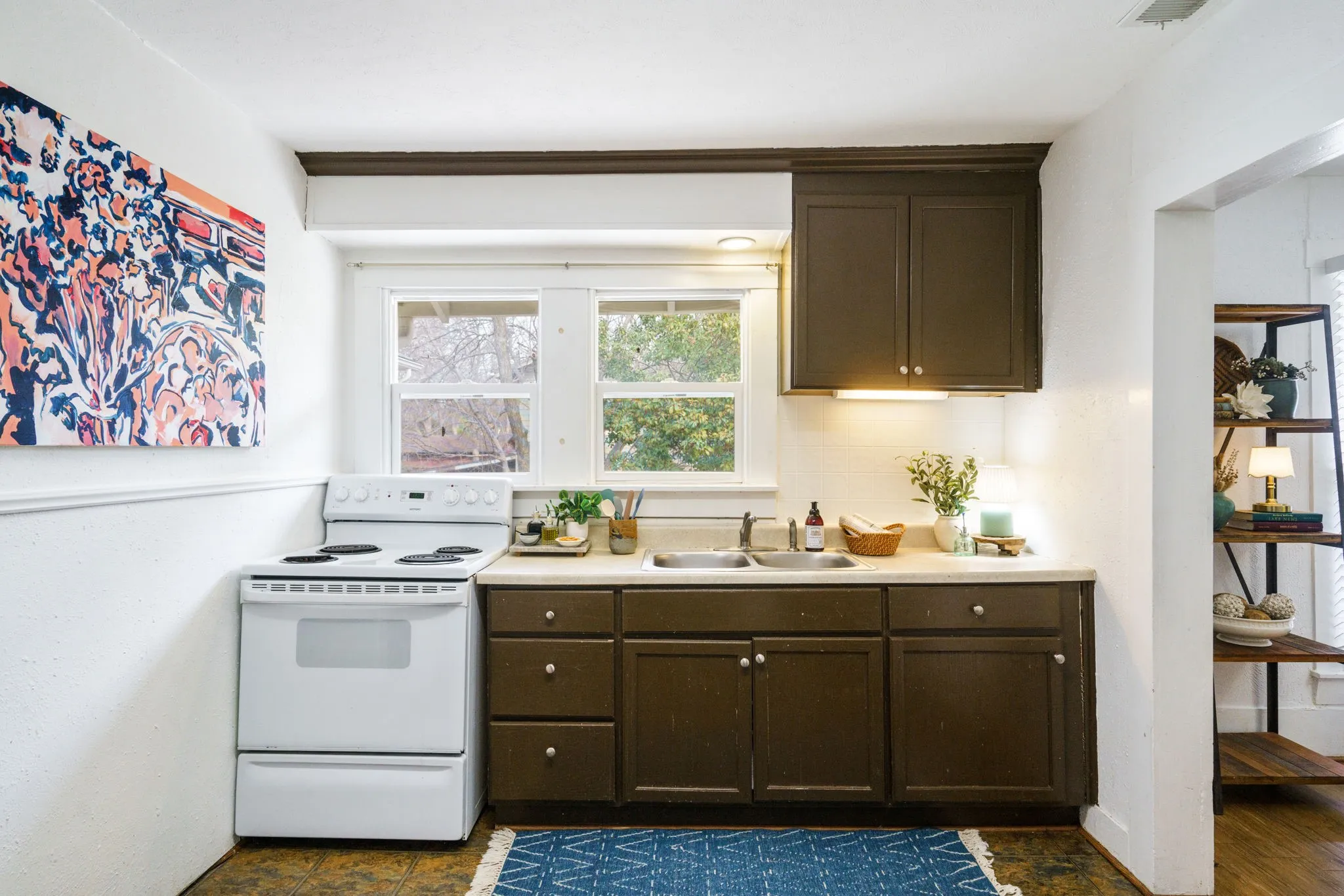 Apartment For Sale in Collin County , 303 N Waddill Street, Mc Kinney, Texas 75069, 8 Bedroom, 8 Bathroom, 5 Garage spaces, 5,960 Sqft, built in 1953, Preowned, mls#21184202, Real Estate Agent in Mc Kinney, Homes For Sale in Collin county, Homes For Sale in Mc Kinney, Realtor in Mc Kinney Texas, Real Estate Brokerage Independent Realty Texas, Luminita Cordes Realtor