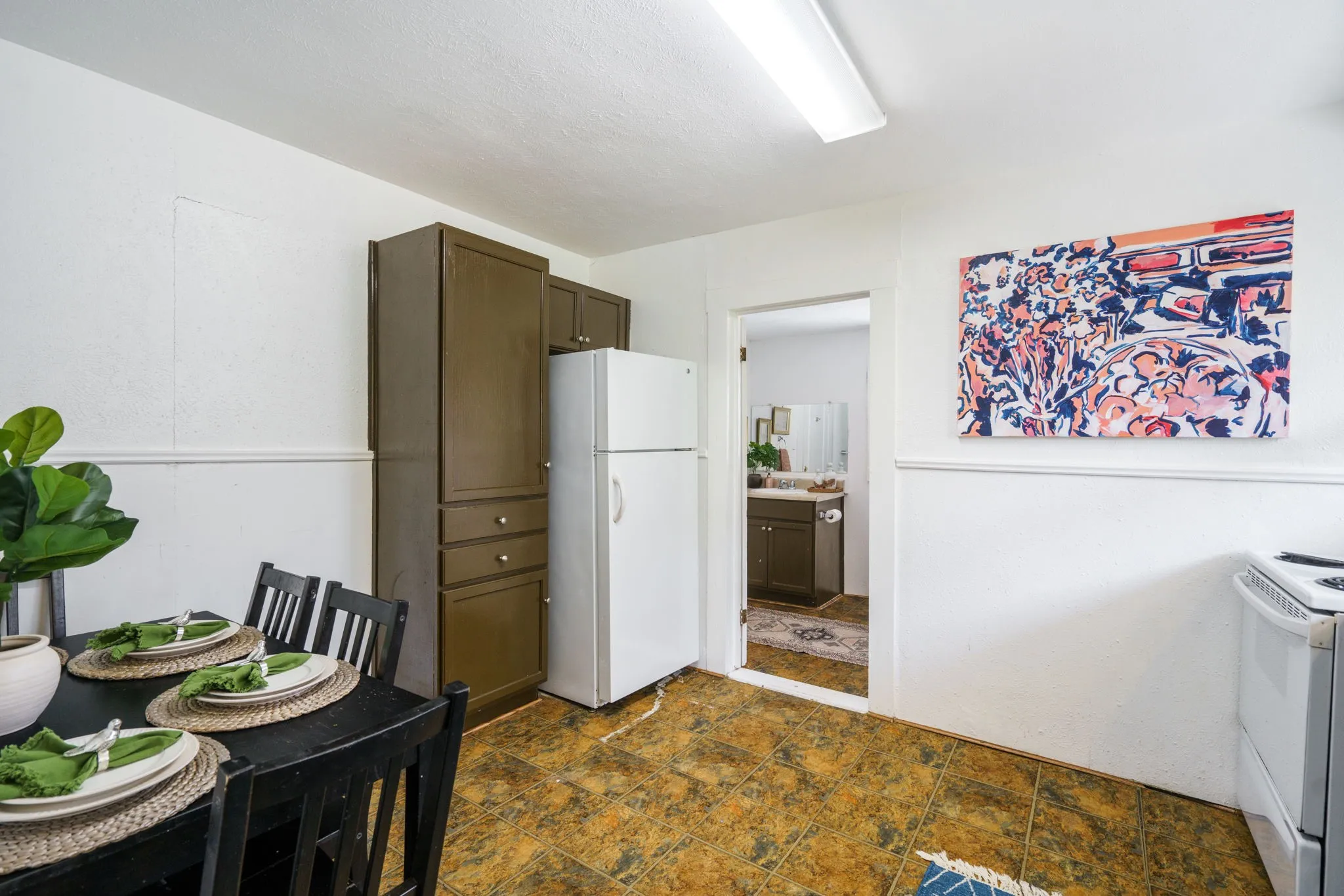 Apartment For Sale in Collin County , 303 N Waddill Street, Mc Kinney, Texas 75069, 8 Bedroom, 8 Bathroom, 5 Garage spaces, 5,960 Sqft, built in 1953, Preowned, mls#21184202, Real Estate Agent in Mc Kinney, Homes For Sale in Collin county, Homes For Sale in Mc Kinney, Realtor in Mc Kinney Texas, Real Estate Brokerage Independent Realty Texas, Luminita Cordes Realtor