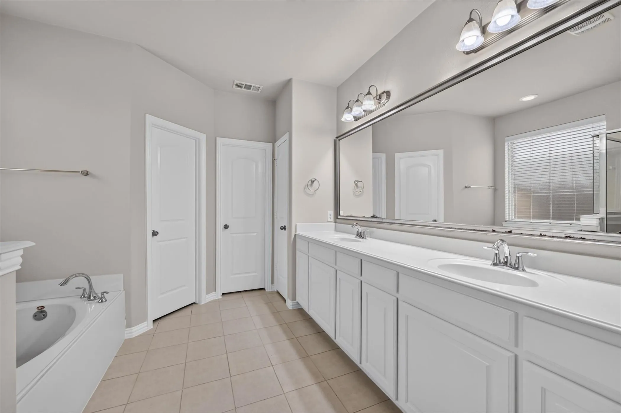 Single Family Residence For Rent in Collin County , 10513 Sedalia Drive, Mc Kinney, Texas 75072, 5 Bedroom, 4 Bathroom, 2 Garage spaces, 3,553 Sqft, built in 2011, Preowned, mls#21230302, Real Estate Agent in Mc Kinney, Homes For Rent in Collin county, Homes For Rent in Mc Kinney, Realtor in Mc Kinney Texas, Real Estate Brokerage Independent Realty Texas, Luminita Cordes Realtor
