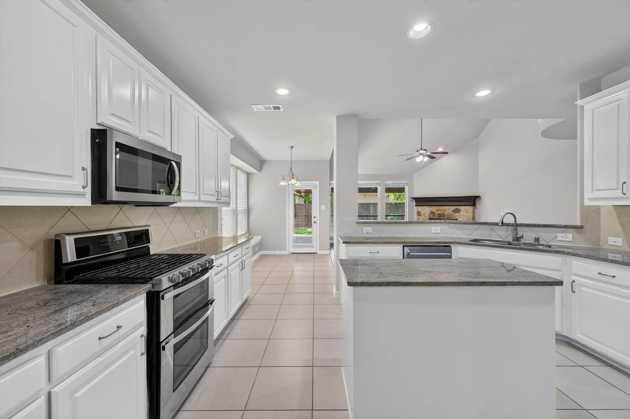 Single Family Residence For Rent in Collin County , 10513 Sedalia Drive, Mc Kinney, Texas 75072, 5 Bedroom, 4 Bathroom, 2 Garage spaces, 3,553 Sqft, built in 2011, Preowned, mls#21230302, Real Estate Agent in Mc Kinney, Homes For Rent in Collin county, Homes For Rent in Mc Kinney, Realtor in Mc Kinney Texas, Real Estate Brokerage Independent Realty Texas, Luminita Cordes Realtor