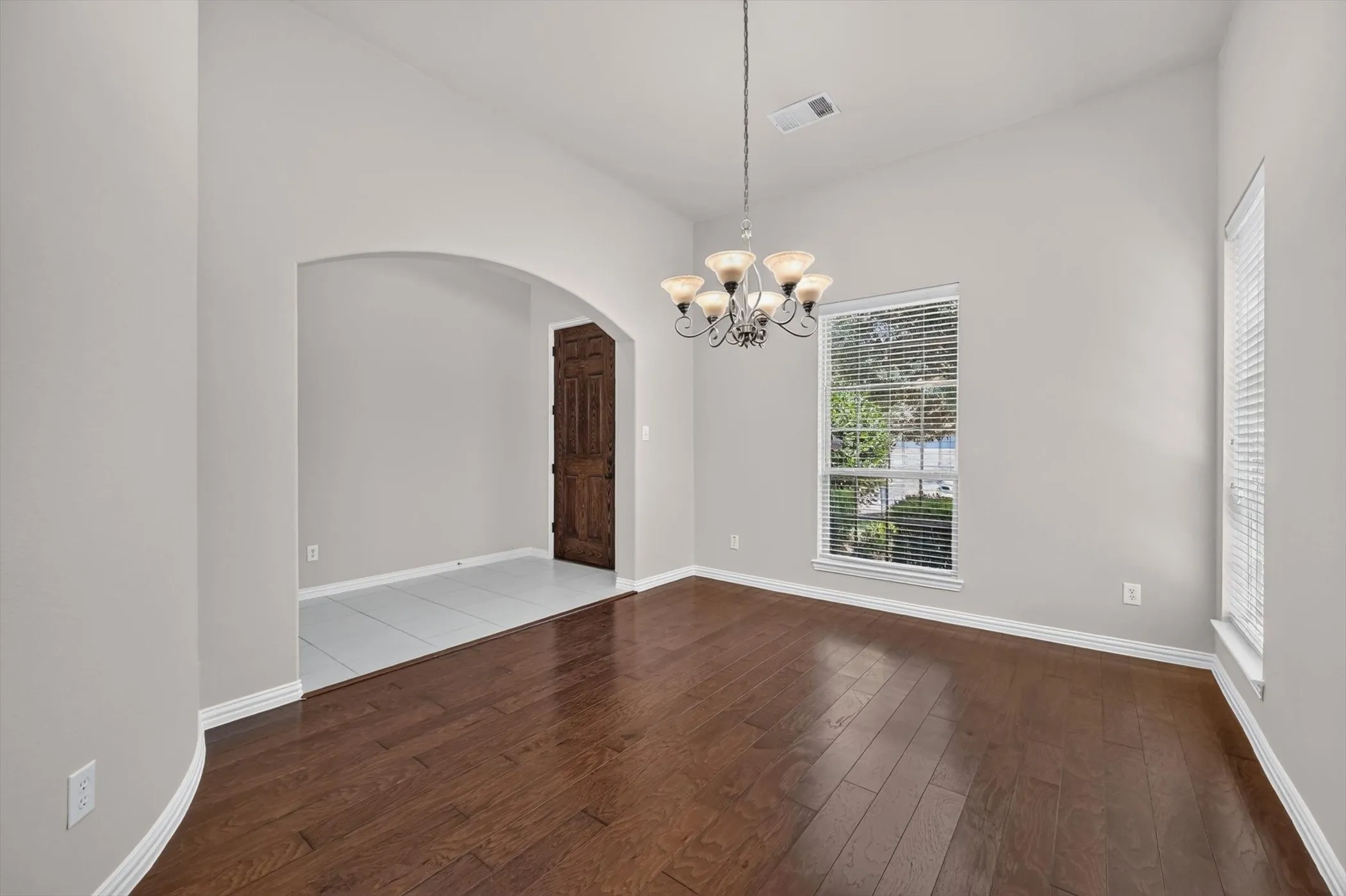 Single Family Residence For Rent in Collin County , 10513 Sedalia Drive, Mc Kinney, Texas 75072, 5 Bedroom, 4 Bathroom, 2 Garage spaces, 3,553 Sqft, built in 2011, Preowned, mls#21230302, Real Estate Agent in Mc Kinney, Homes For Rent in Collin county, Homes For Rent in Mc Kinney, Realtor in Mc Kinney Texas, Real Estate Brokerage Independent Realty Texas, Luminita Cordes Realtor