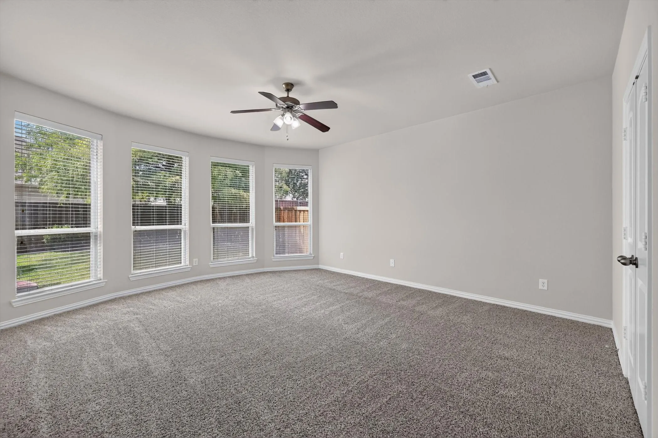 Single Family Residence For Rent in Collin County , 10513 Sedalia Drive, Mc Kinney, Texas 75072, 5 Bedroom, 4 Bathroom, 2 Garage spaces, 3,553 Sqft, built in 2011, Preowned, mls#21230302, Real Estate Agent in Mc Kinney, Homes For Rent in Collin county, Homes For Rent in Mc Kinney, Realtor in Mc Kinney Texas, Real Estate Brokerage Independent Realty Texas, Luminita Cordes Realtor