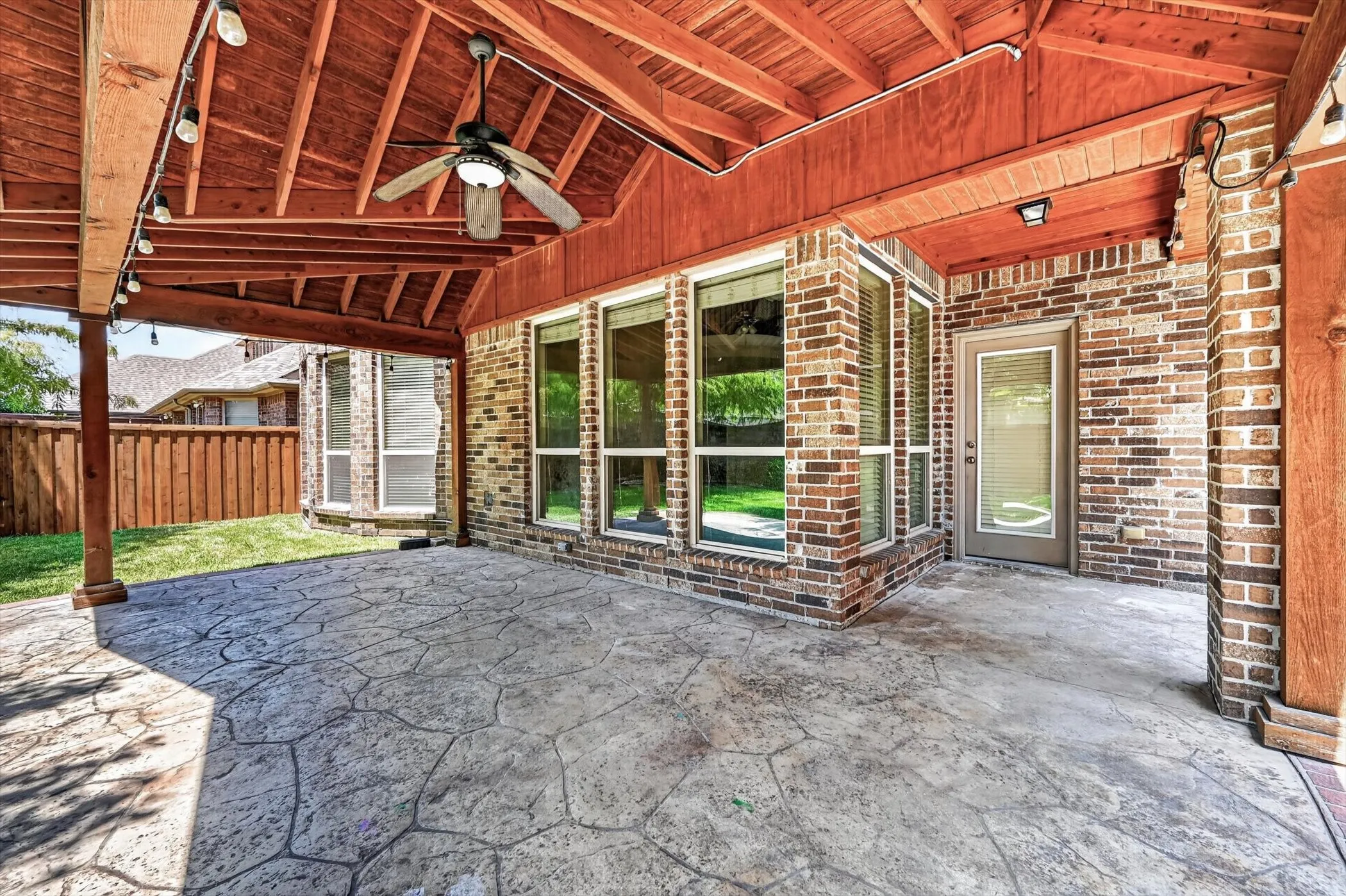 Single Family Residence For Rent in Collin County , 10513 Sedalia Drive, Mc Kinney, Texas 75072, 5 Bedroom, 4 Bathroom, 2 Garage spaces, 3,553 Sqft, built in 2011, Preowned, mls#21230302, Real Estate Agent in Mc Kinney, Homes For Rent in Collin county, Homes For Rent in Mc Kinney, Realtor in Mc Kinney Texas, Real Estate Brokerage Independent Realty Texas, Luminita Cordes Realtor