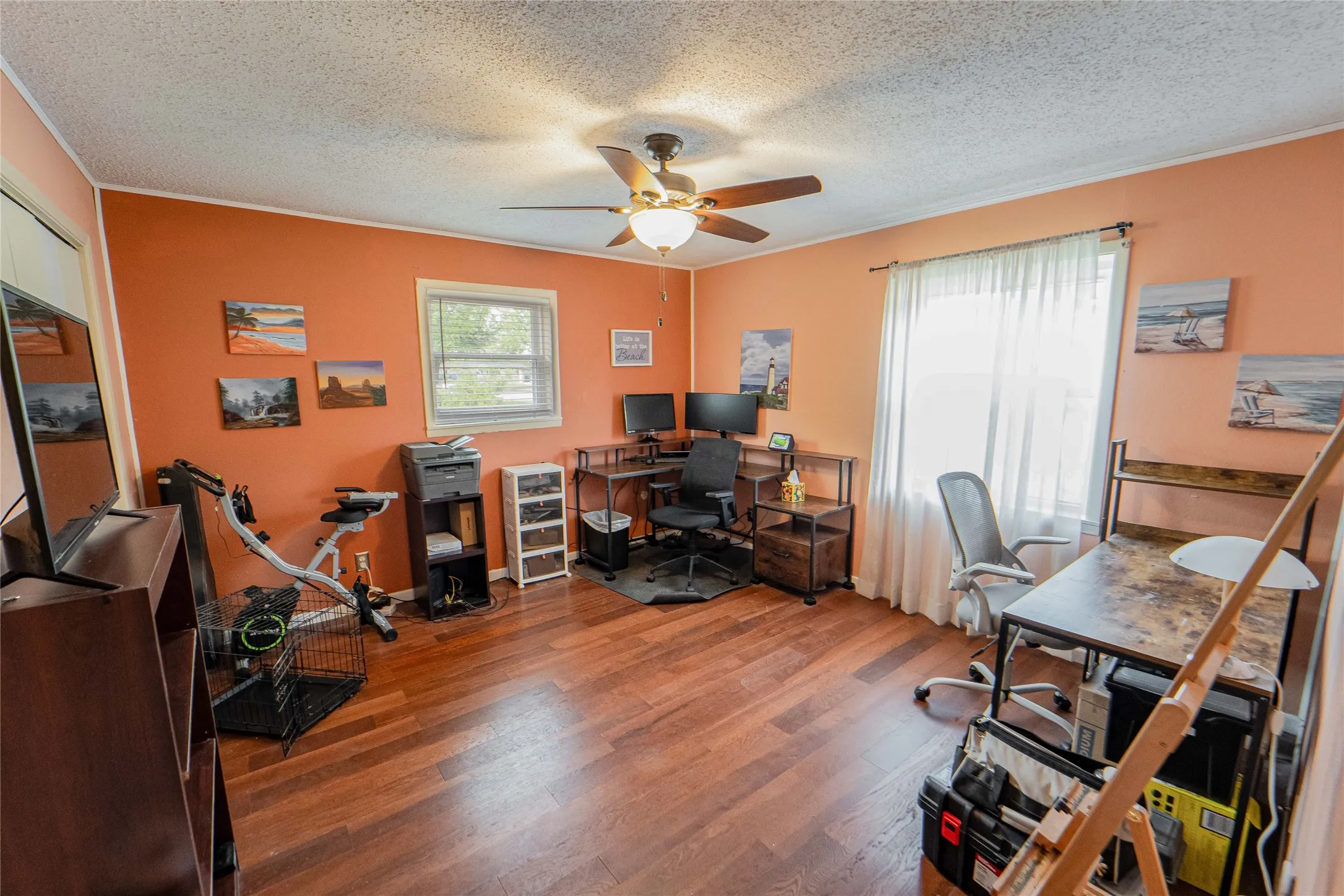 Guest bedroom