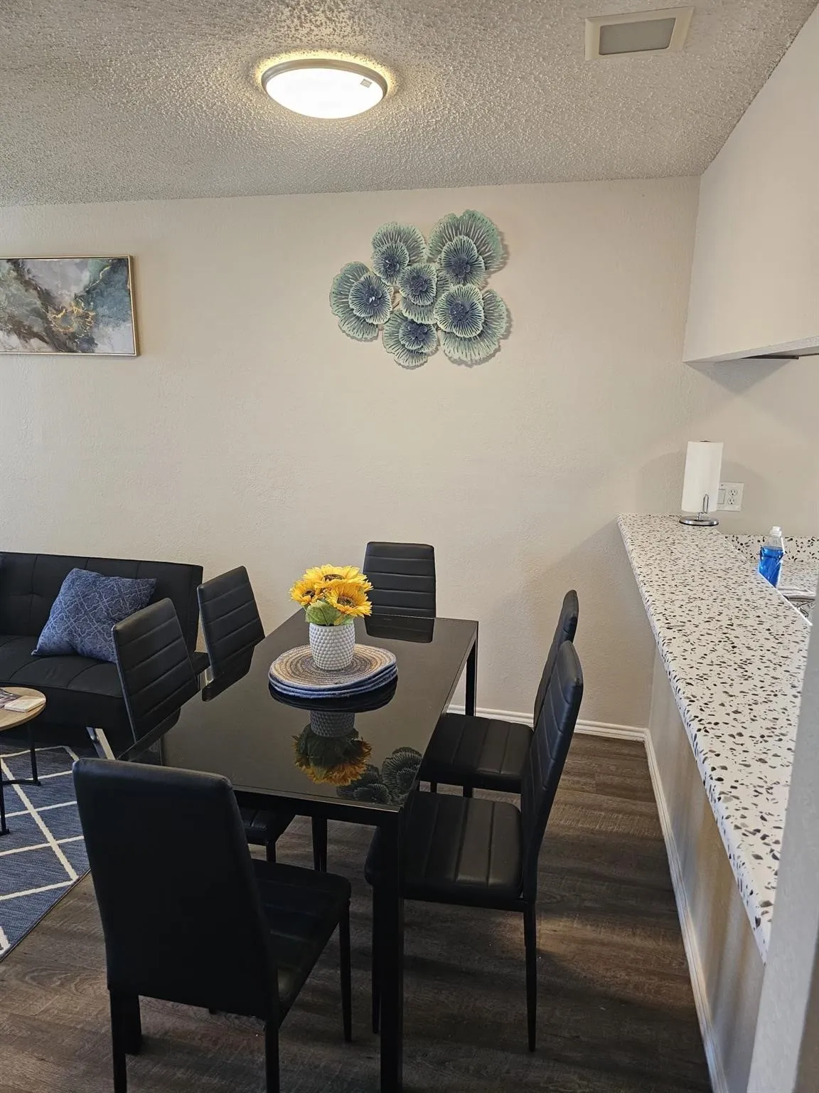 Condominium For Rent in Tarrant County , 1728 Crest Point Drive, Arlington, Texas 76012, 1 Bedroom, 1 Bathroom, Garage spaces, 641 Sqft, built in 1983, mls#21230398, Real Estate Agent in Arlington, Homes For Rent in Tarrant county, Homes For Rent in Arlington, Realtor in Arlington Texas, Real Estate Brokerage Independent Realty Texas, Luminita Cordes Realtor