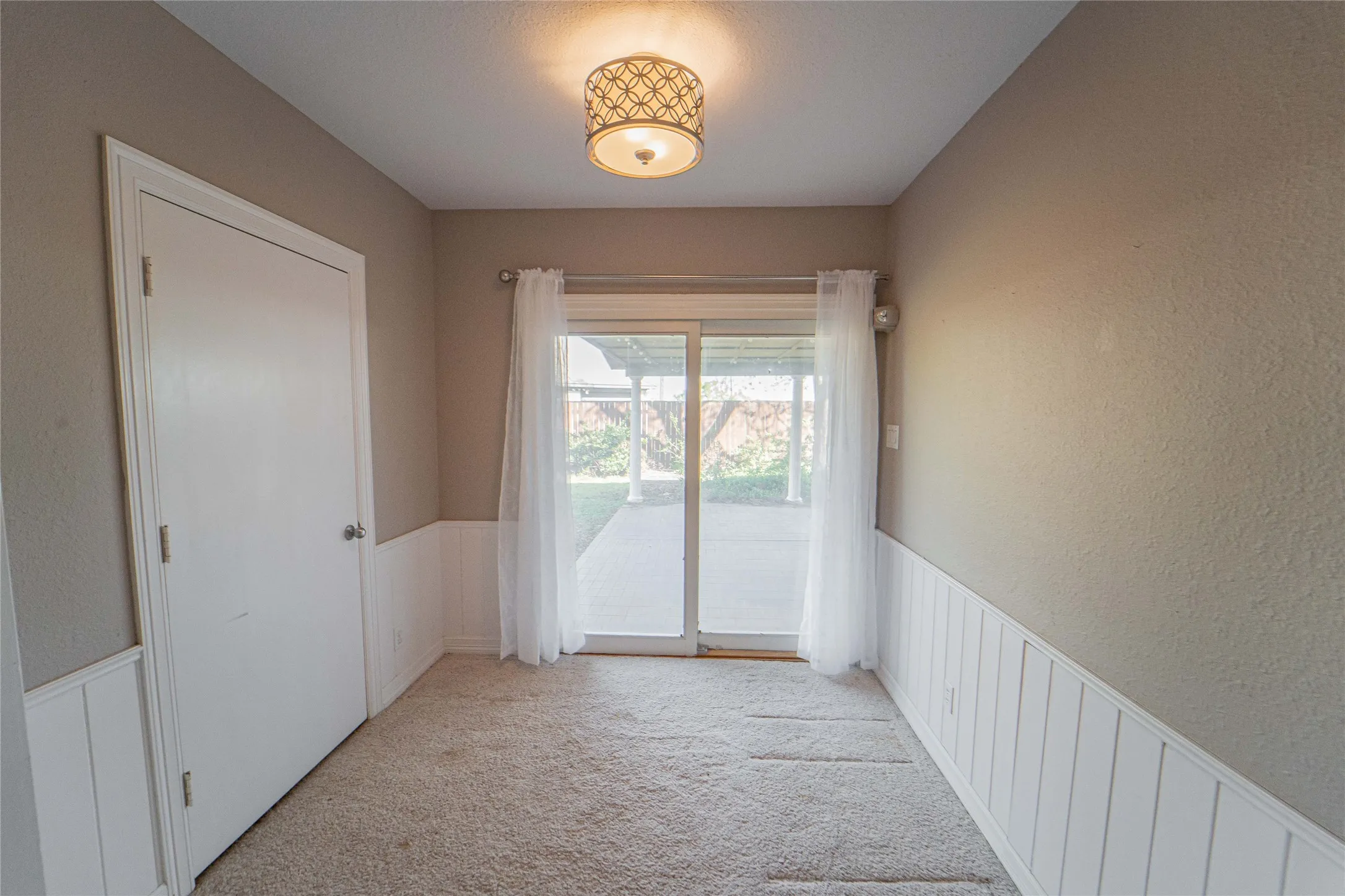 Single Family Residence For Sale in Stephens County , 8 Chaparral Lane, Breckenridge, Texas 76424, 3 Bedrooms, 4 Bathrooms, 4 Garage spaces, 3,542 Sqft, built in 1980, Price $410,000, mls#21229916, Real Estate Agent in Breckenridge, Homes For Sale in Stephens county, Homes For Sale in Breckenridge, Realtor in Breckenridge Texas, Real Estate Brokerage Independent Realty Texas, Luminita Cordes Realtor