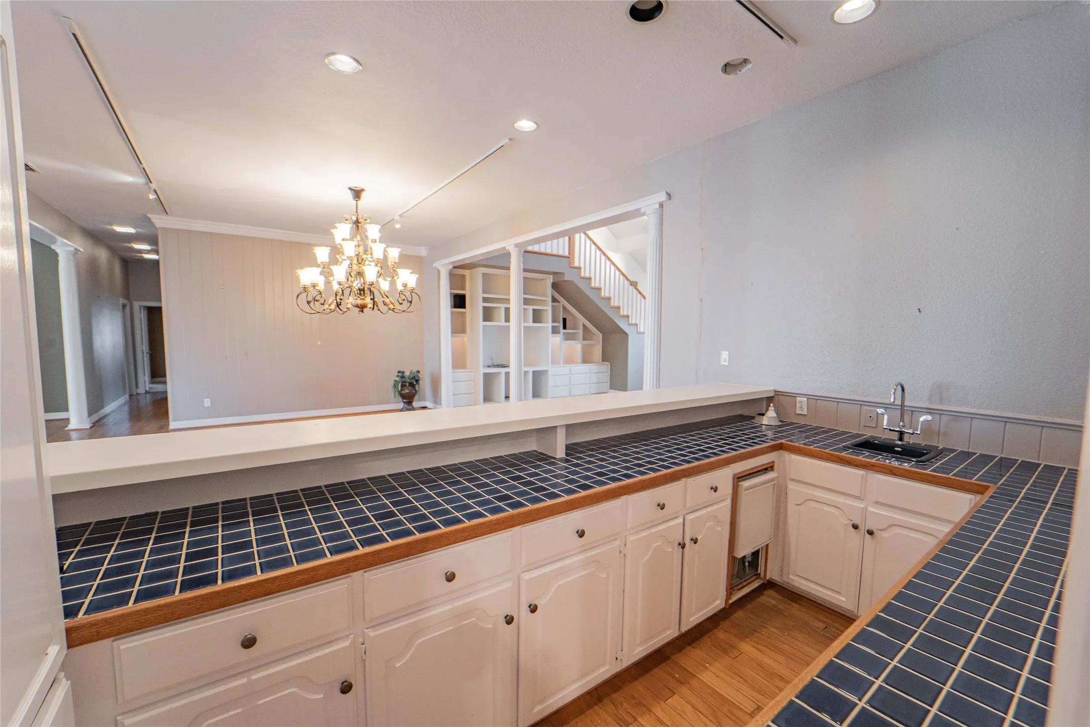 Wet bar