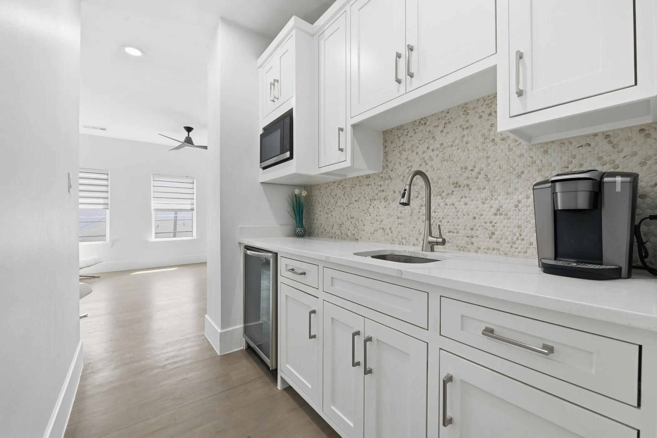 Single Family Residence For Sale in Dallas County , 4002 Furey Street, Dallas, Texas 75212, 6 Bedroom, 6 Bathroom, 3 Garage spaces, 4,116 Sqft, built in 2023, mls#21230237, Real Estate Agent in Dallas, Homes For Sale in Dallas county, Homes For Sale in Dallas, Realtor in Dallas Texas, Real Estate Brokerage Independent Realty Texas, Luminita Cordes Realtor