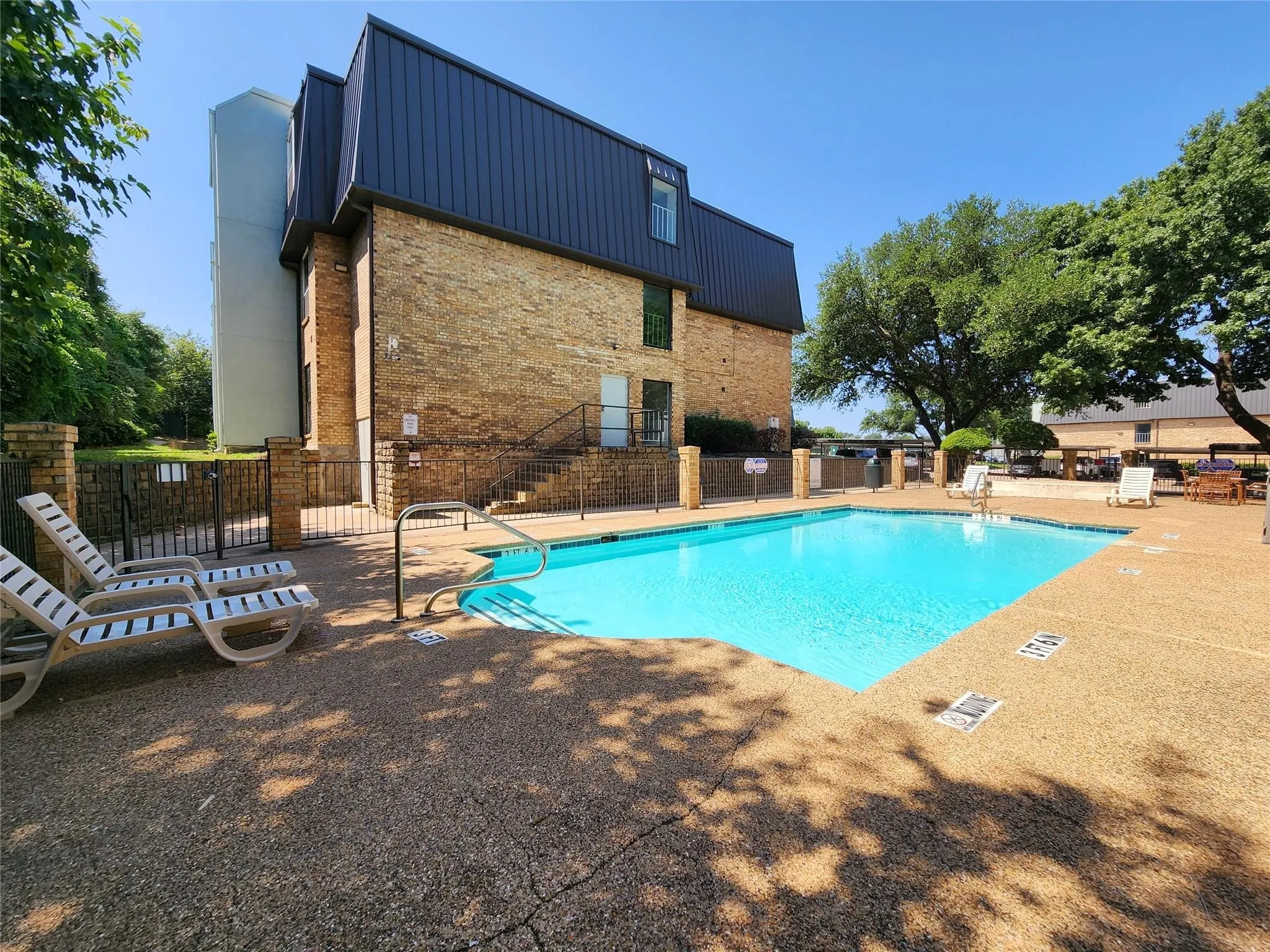 Condominium For Sale in Dallas County , 11460 Audelia Road 272, Dallas, Texas 75243, 2 Bedroom, 2 Bathroom, Garage spaces, 1,087 Sqft, built in 1980, mls#21230448, Real Estate Agent in Dallas, Homes For Sale in Dallas county, Homes For Sale in Dallas, Realtor in Dallas Texas, Real Estate Brokerage Independent Realty Texas, Luminita Cordes Realtor