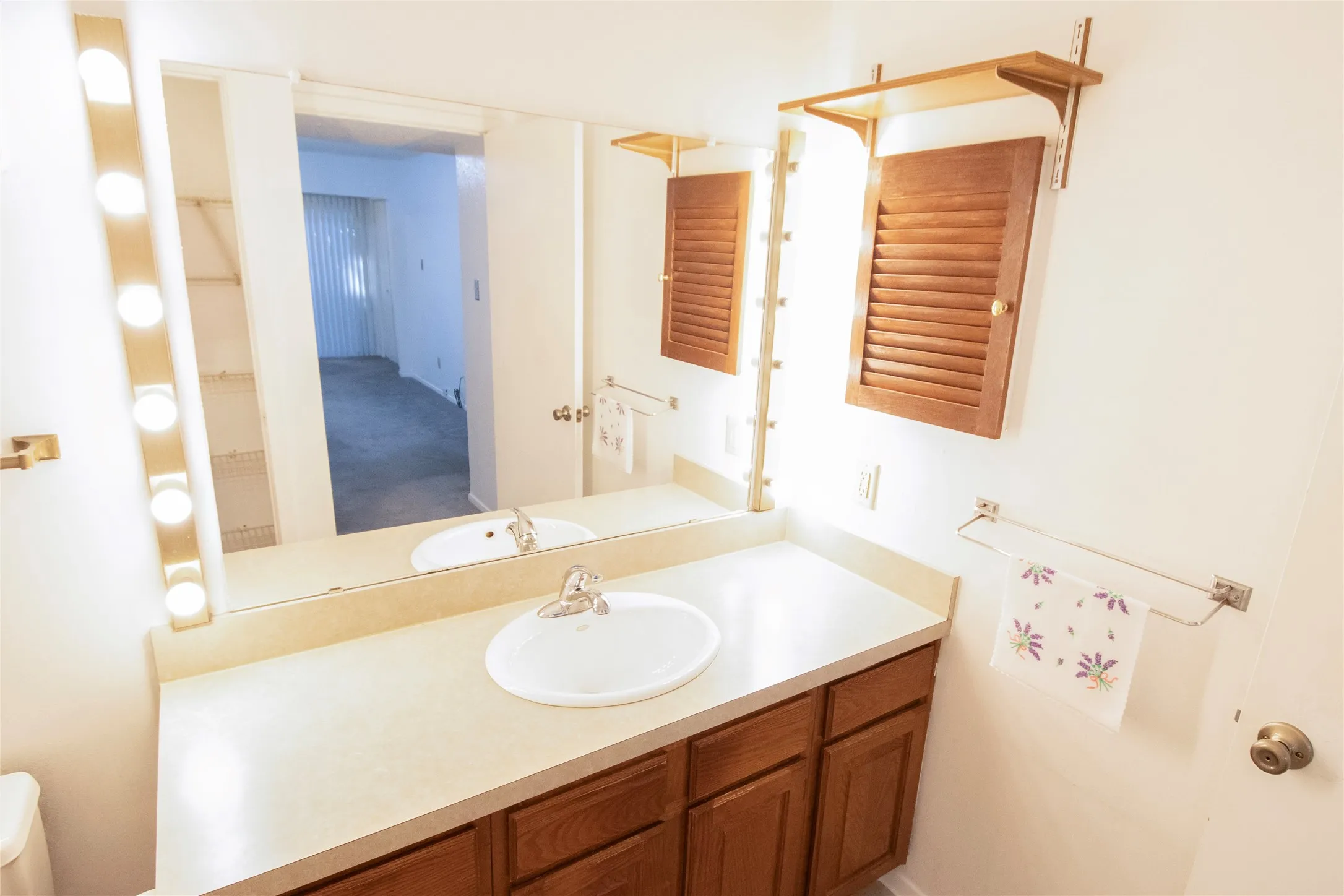 Condominium For Sale in Dallas County , 11460 Audelia Road 272, Dallas, Texas 75243, 2 Bedroom, 2 Bathroom, Garage spaces, 1,087 Sqft, built in 1980, mls#21230448, Real Estate Agent in Dallas, Homes For Sale in Dallas county, Homes For Sale in Dallas, Realtor in Dallas Texas, Real Estate Brokerage Independent Realty Texas, Luminita Cordes Realtor