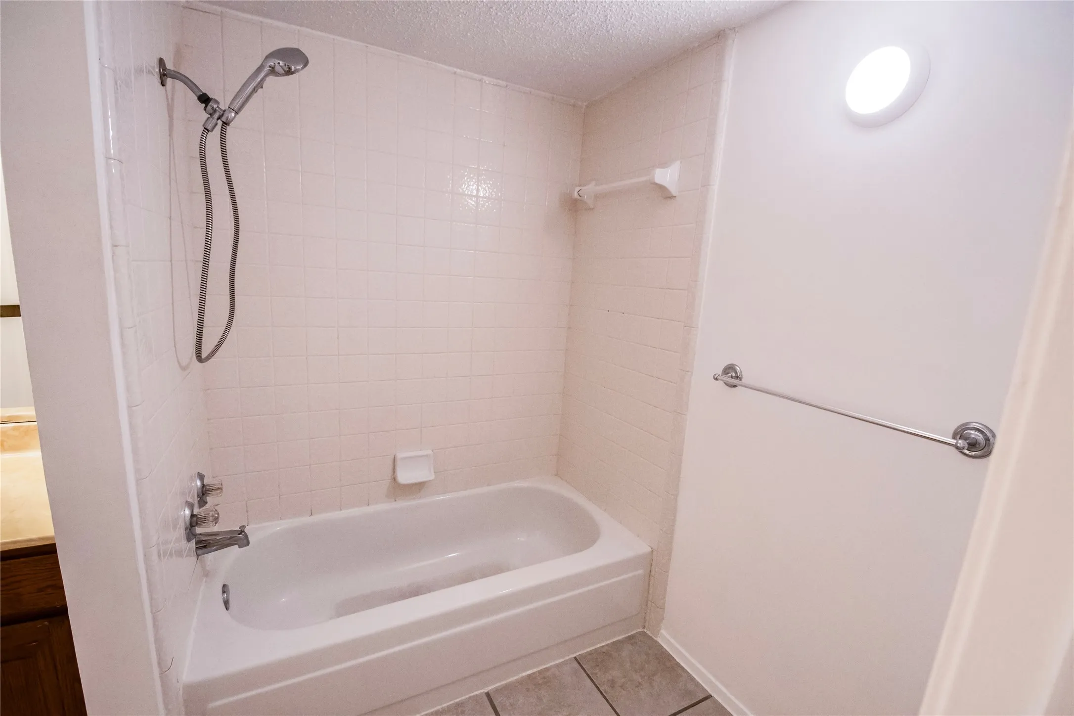Condominium For Sale in Dallas County , 11460 Audelia Road 272, Dallas, Texas 75243, 2 Bedroom, 2 Bathroom, Garage spaces, 1,087 Sqft, built in 1980, mls#21230448, Real Estate Agent in Dallas, Homes For Sale in Dallas county, Homes For Sale in Dallas, Realtor in Dallas Texas, Real Estate Brokerage Independent Realty Texas, Luminita Cordes Realtor