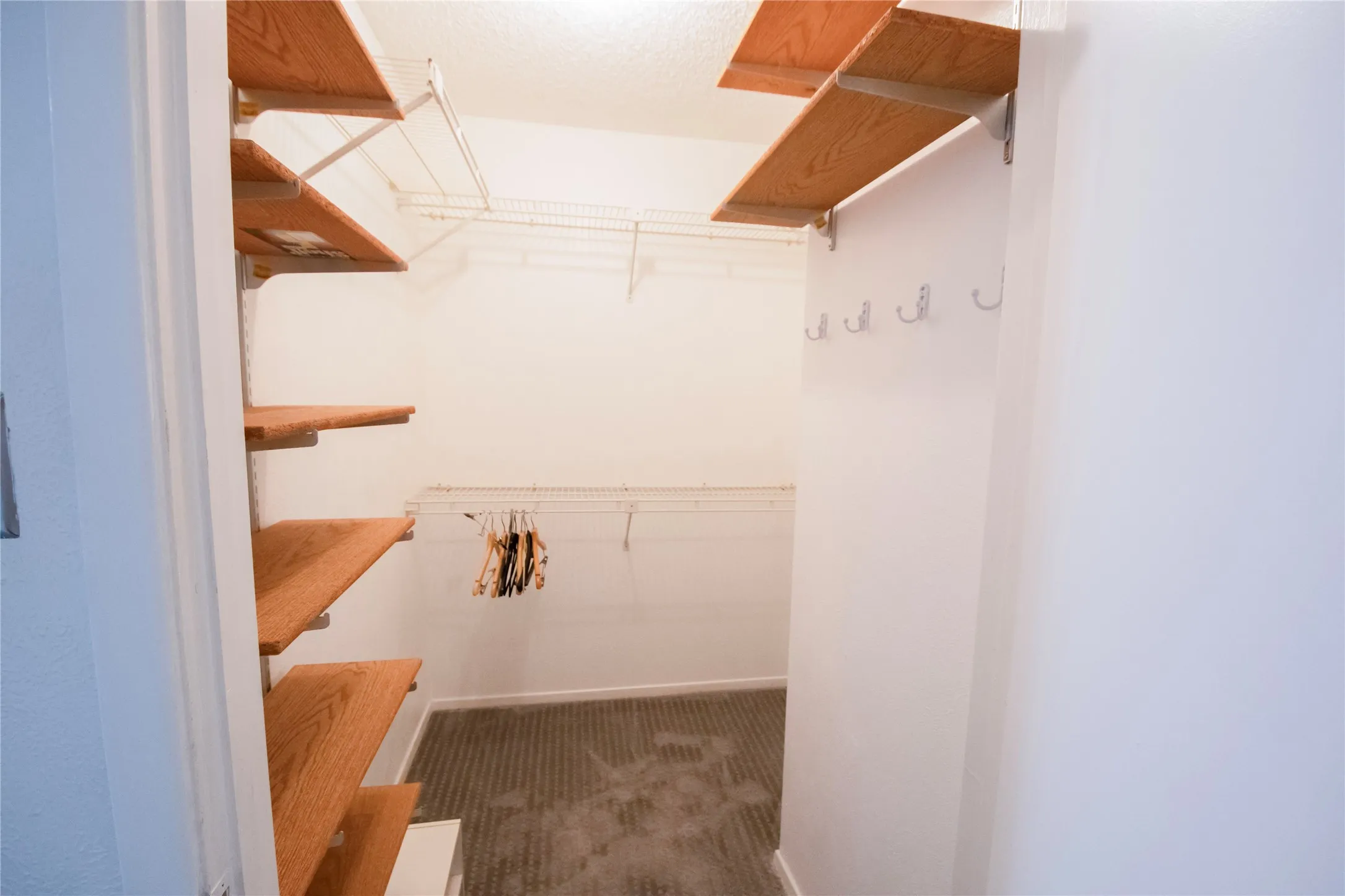 Condominium For Sale in Dallas County , 11460 Audelia Road 272, Dallas, Texas 75243, 2 Bedroom, 2 Bathroom, Garage spaces, 1,087 Sqft, built in 1980, mls#21230448, Real Estate Agent in Dallas, Homes For Sale in Dallas county, Homes For Sale in Dallas, Realtor in Dallas Texas, Real Estate Brokerage Independent Realty Texas, Luminita Cordes Realtor