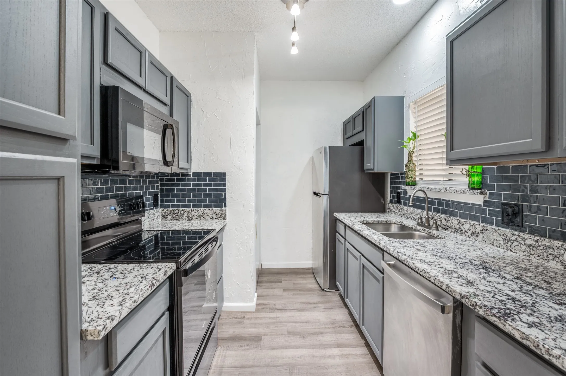 Condominium For Sale in Dallas County , 5550 Spring Valley Road G16, Dallas, Texas 75254, 1 Bedroom, 1 Bathroom, Garage spaces, 676 Sqft, built in 1983, mls#21230178, Real Estate Agent in Dallas, Homes For Sale in Dallas county, Homes For Sale in Dallas, Realtor in Dallas Texas, Real Estate Brokerage Independent Realty Texas, Luminita Cordes Realtor