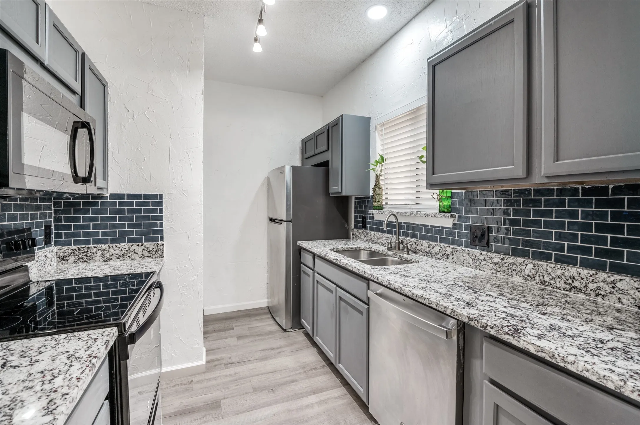 Condominium For Sale in Dallas County , 5550 Spring Valley Road G16, Dallas, Texas 75254, 1 Bedroom, 1 Bathroom, Garage spaces, 676 Sqft, built in 1983, mls#21230178, Real Estate Agent in Dallas, Homes For Sale in Dallas county, Homes For Sale in Dallas, Realtor in Dallas Texas, Real Estate Brokerage Independent Realty Texas, Luminita Cordes Realtor